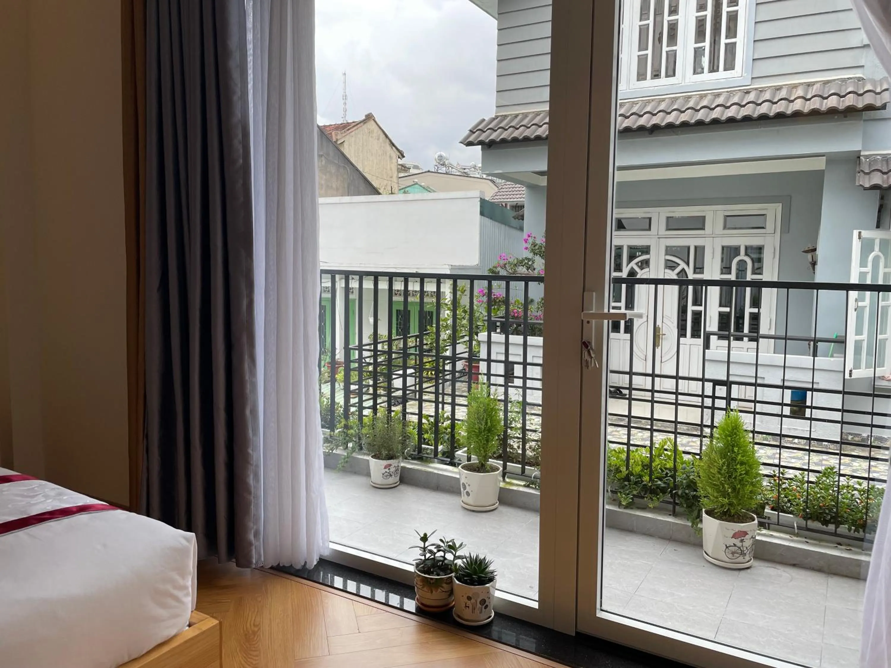 Balcony/Terrace, Bed in Feliz Dalat Homestay