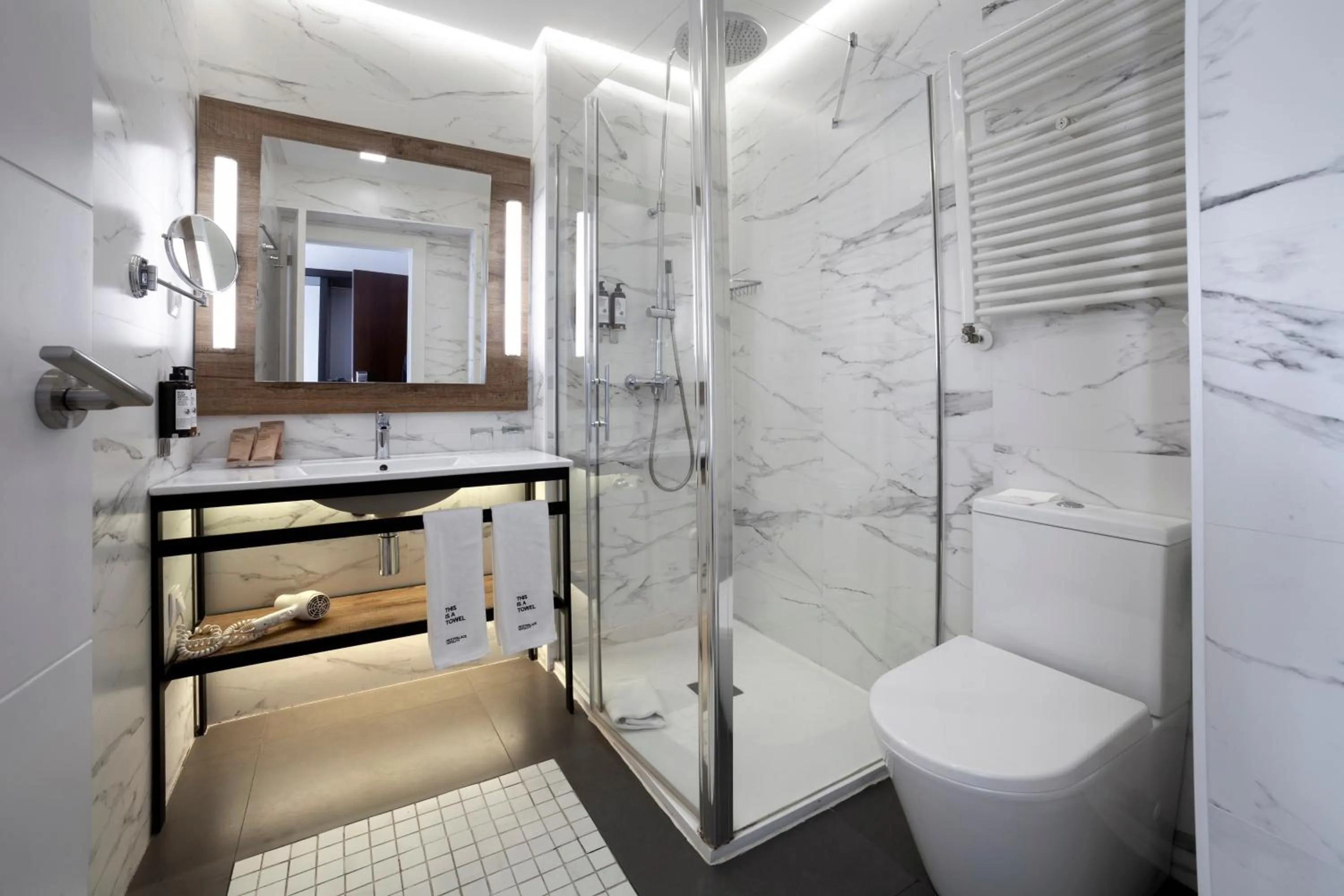 Bathroom in Petit Palace Arana Bilbao