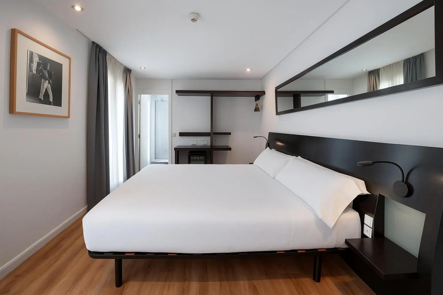 Bedroom, Bed in Petit Palace Arana Bilbao