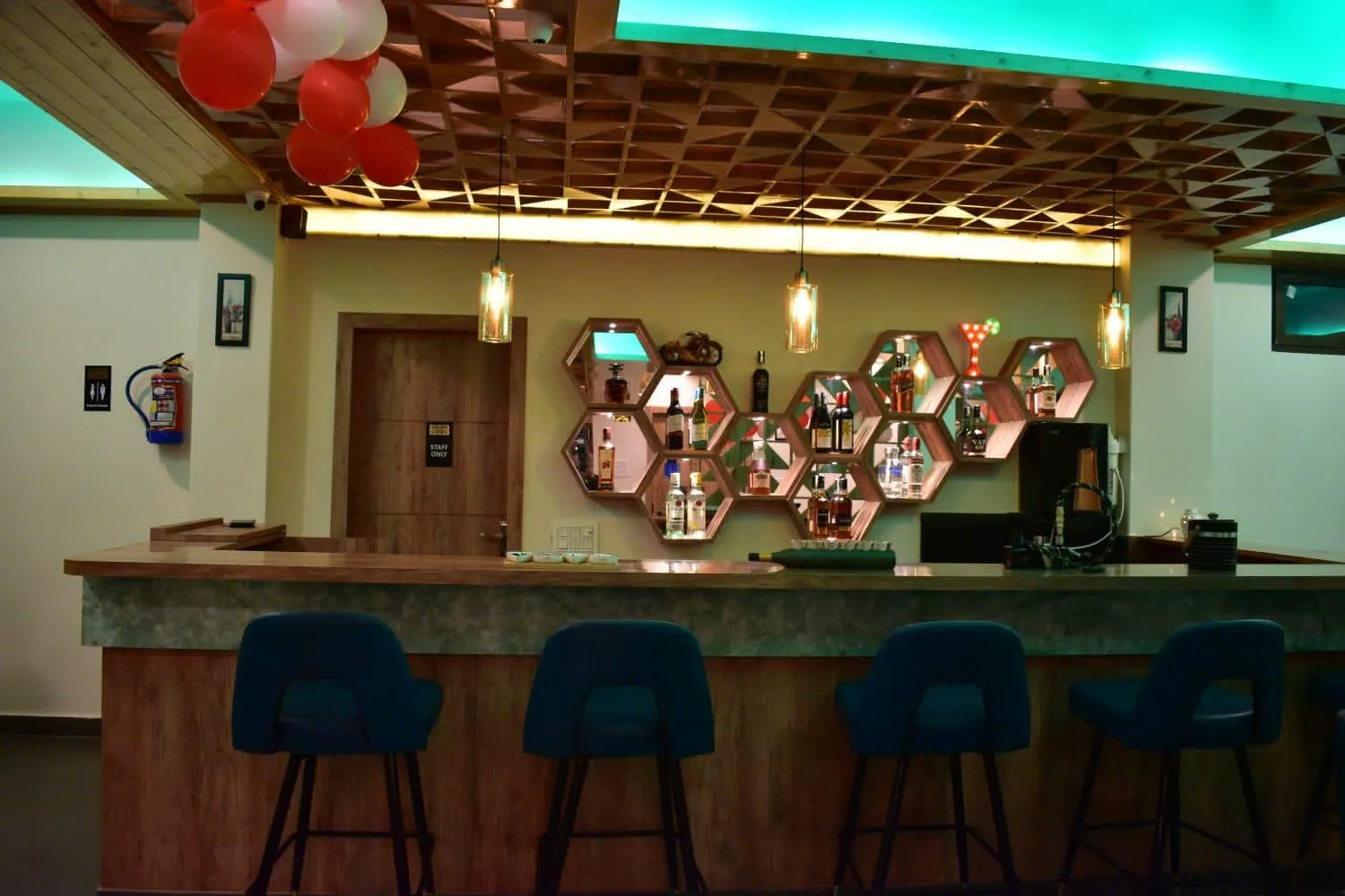 Lounge or bar in HOTEL MONTANA VYOO