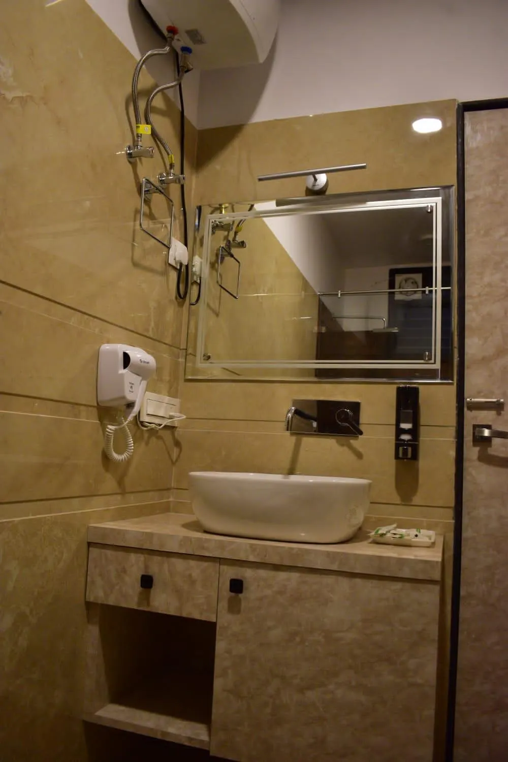 Bathroom in HOTEL MONTANA VYOO
