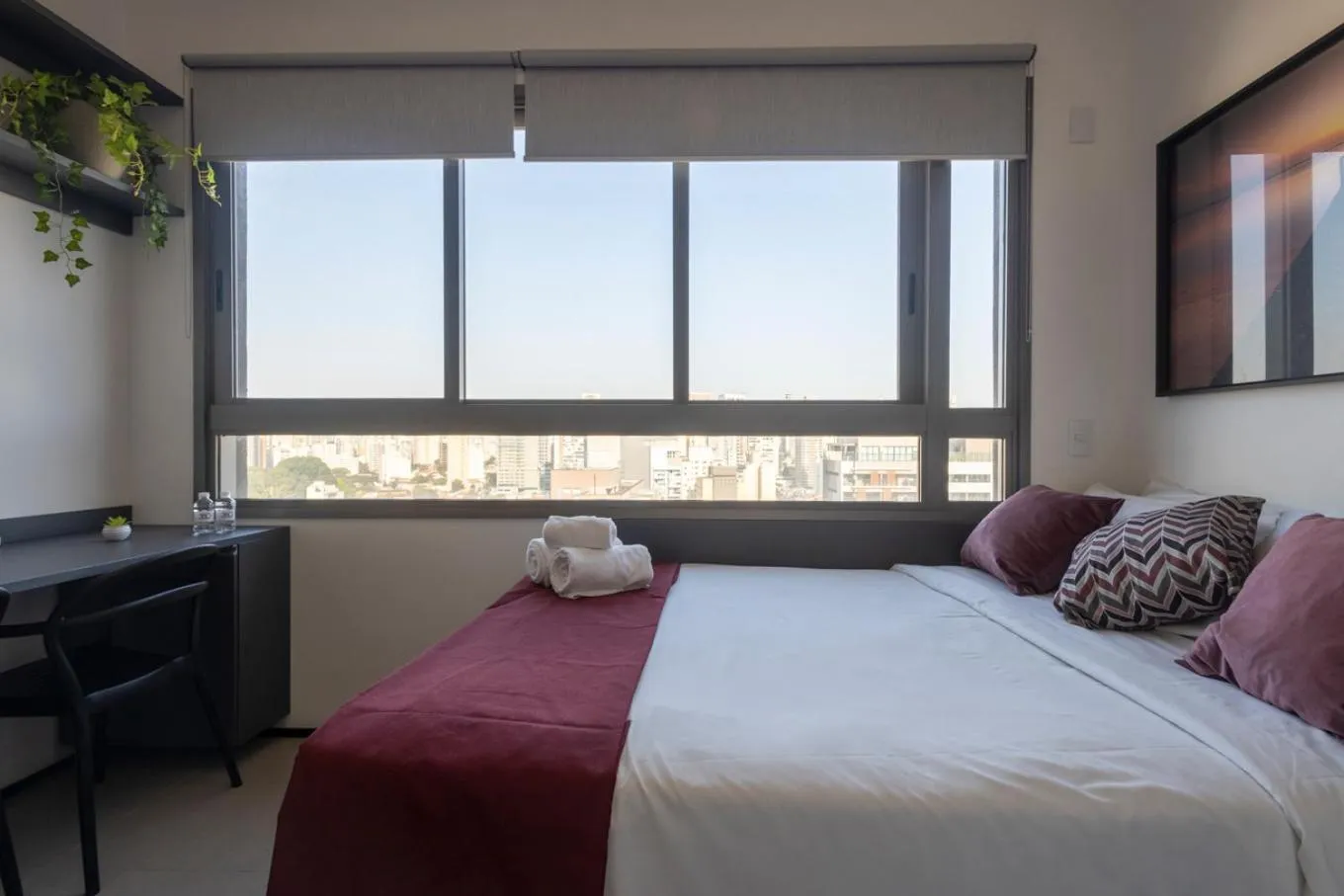 Photo of the whole room, Bed in 360 VN Turiassú by Housi