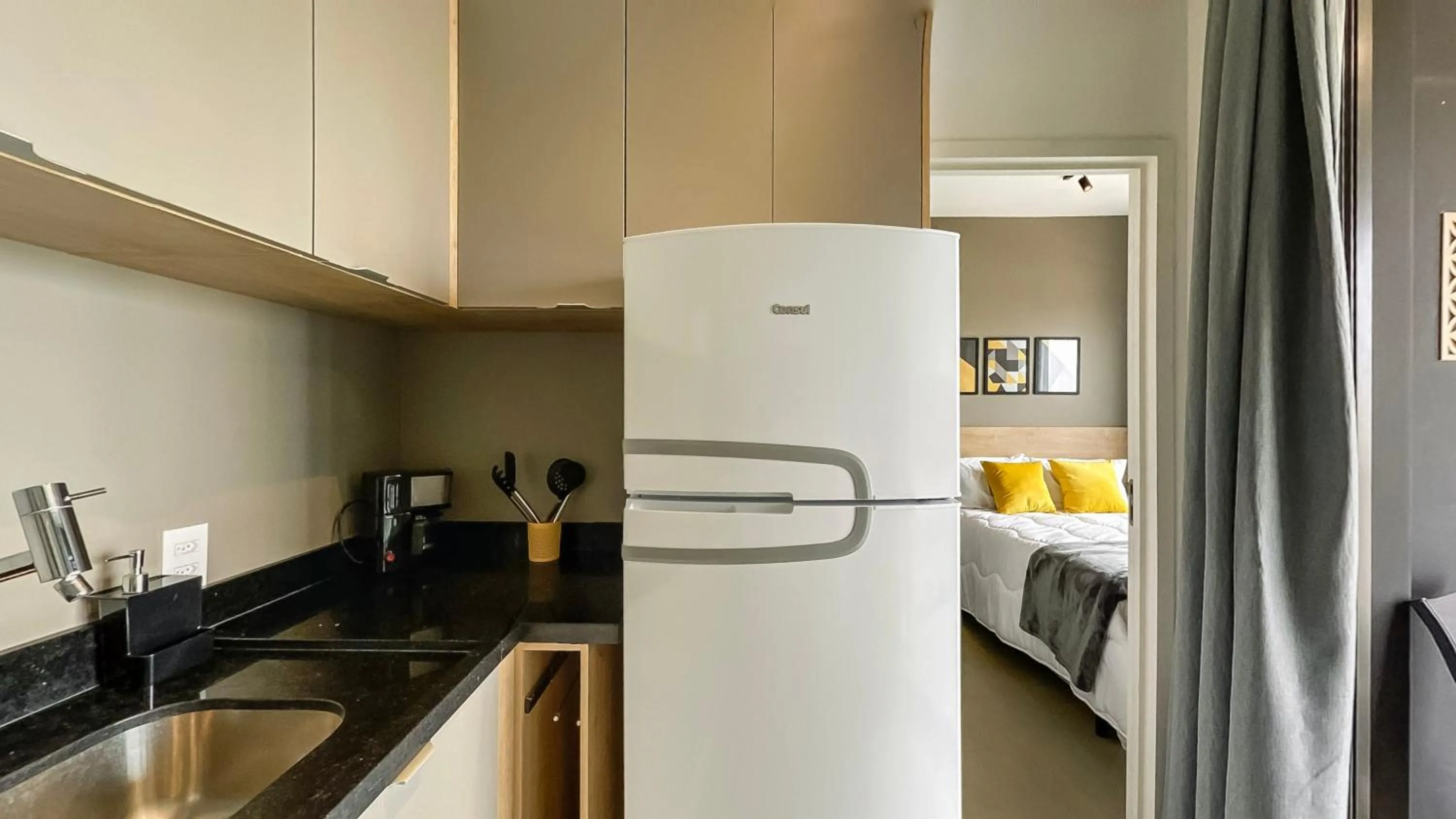 Kitchen or kitchenette, Bed in 360 VN Turiassú by Housi