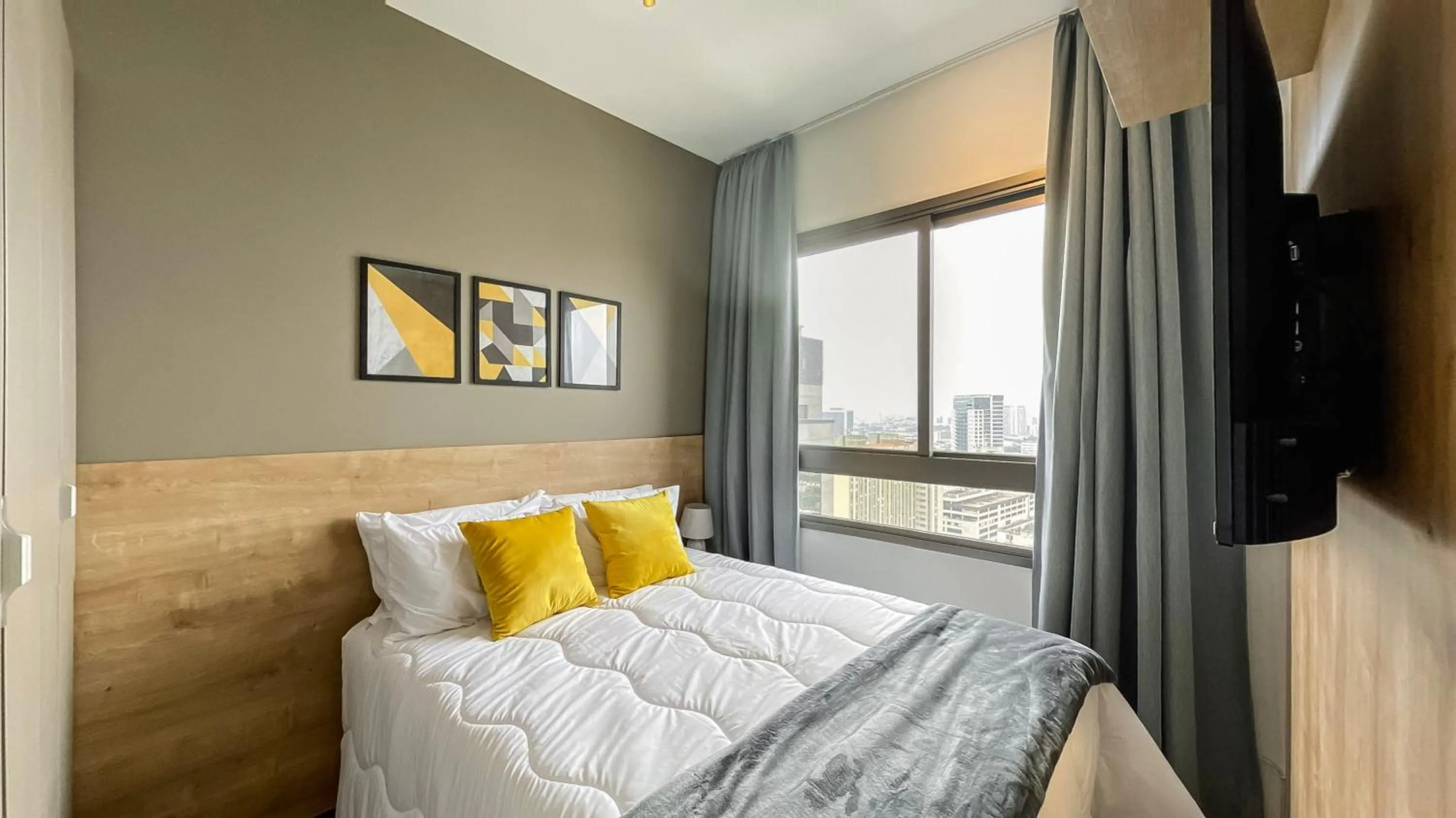 Bedroom, Bed in 360 VN Turiassú by Housi