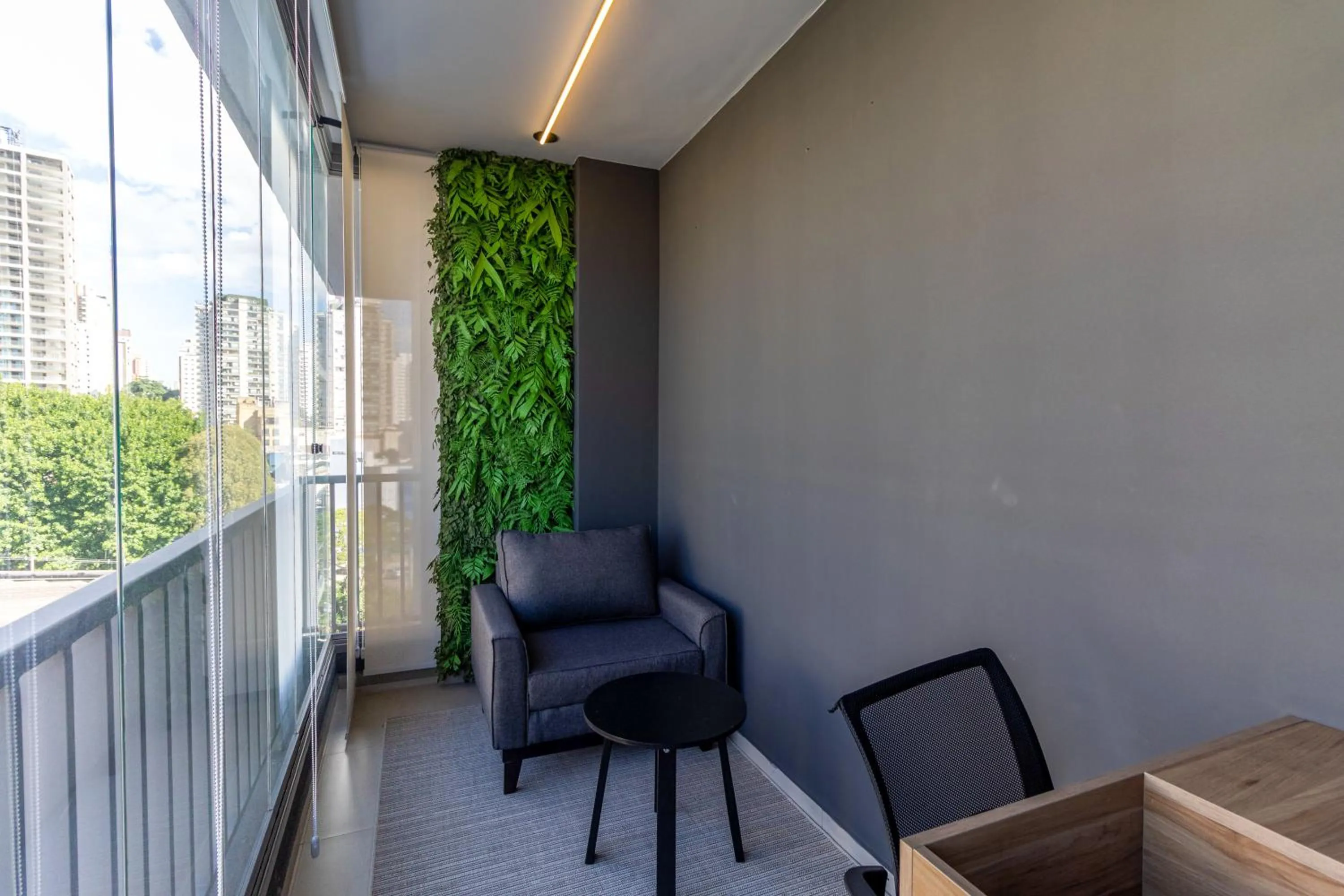 Balcony/Terrace in 360 VN Turiassú by Housi