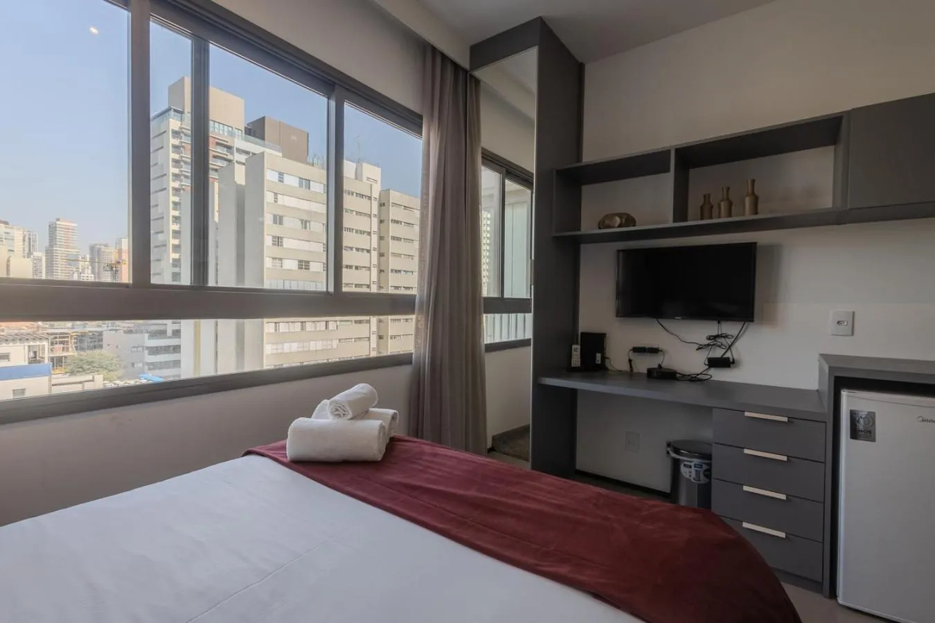 Photo of the whole room, Bed in 360 VN Turiassú by Housi