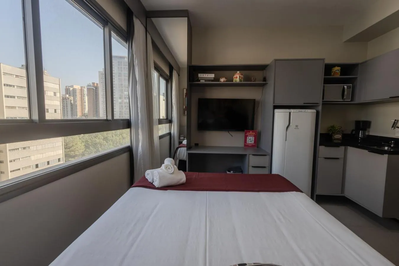 Photo of the whole room, Bed in 360 VN Turiassú by Housi