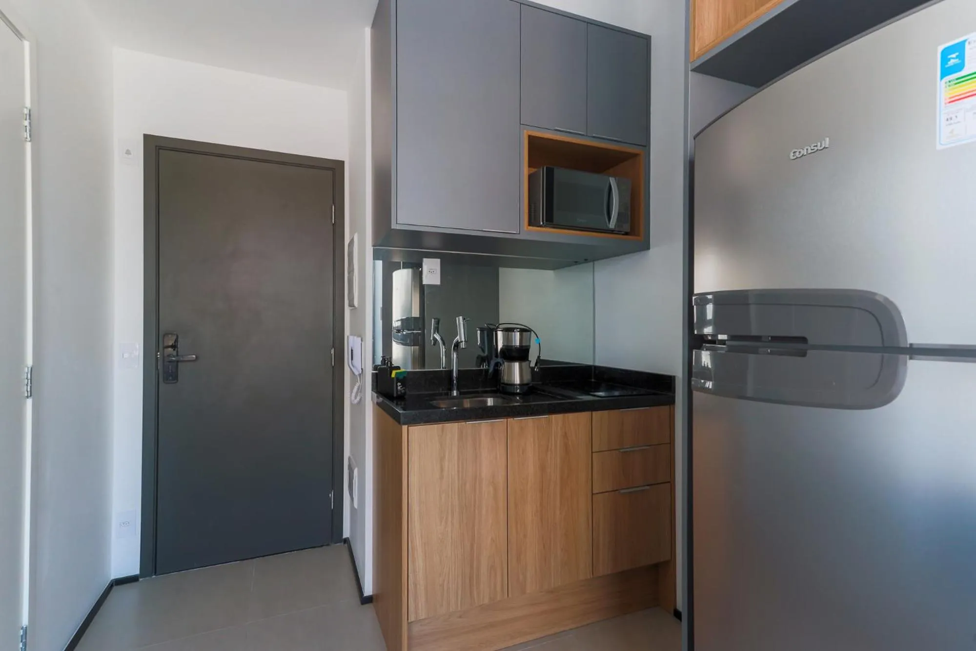 Kitchen or kitchenette in 360 VN Turiassú by Housi