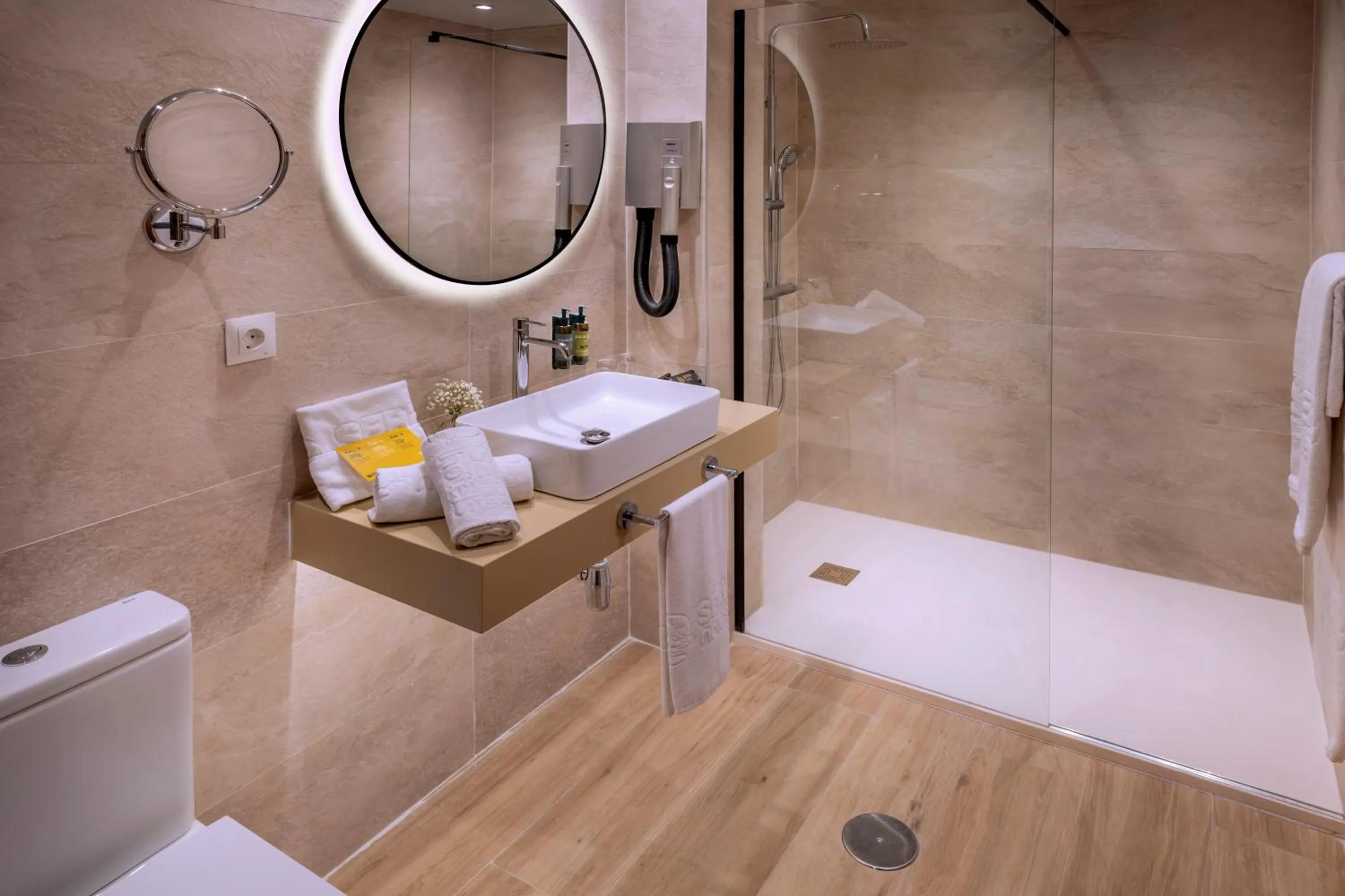 Bathroom in Hotel SERHS Rivoli Rambla