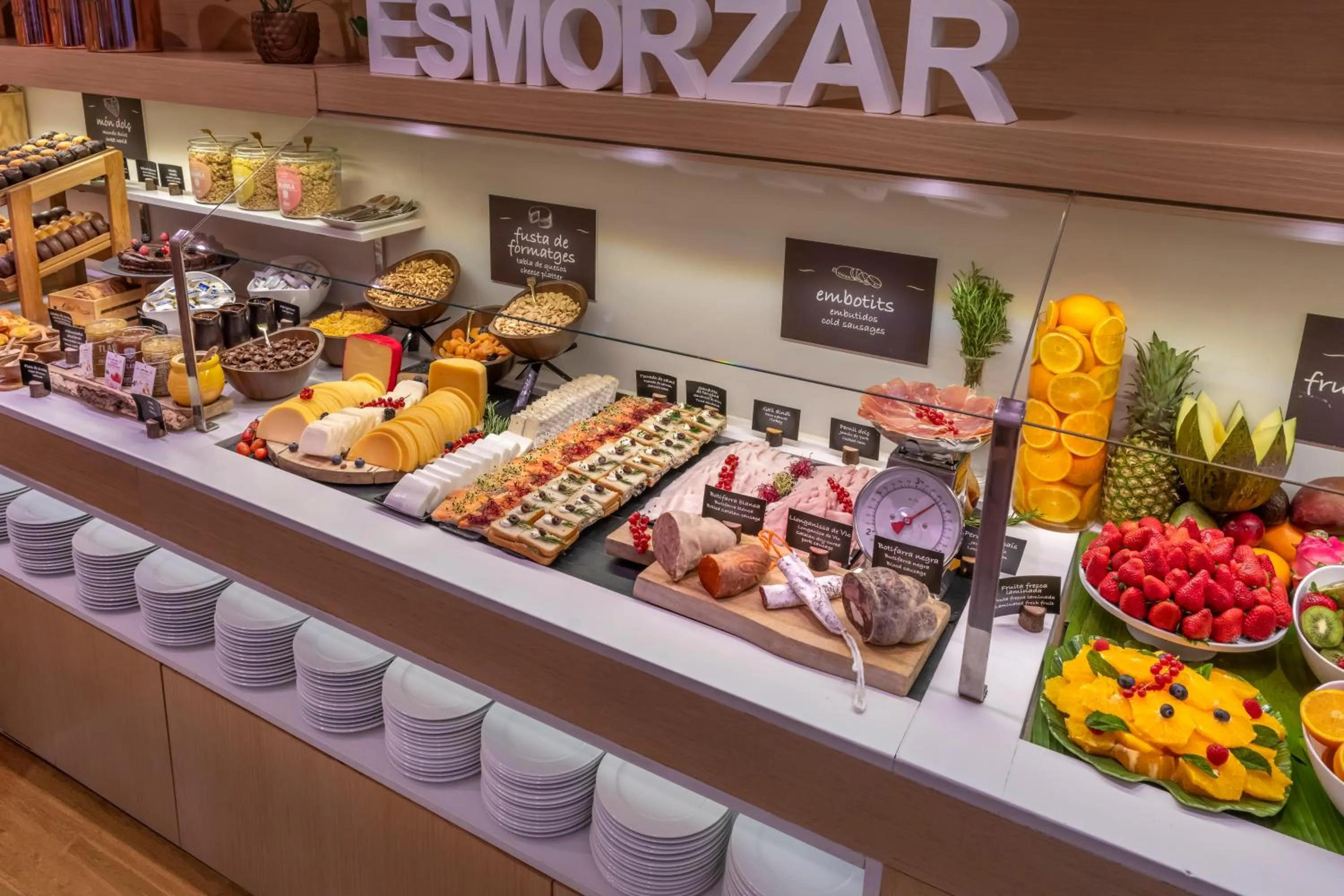 Buffet breakfast in Hotel SERHS Rivoli Rambla