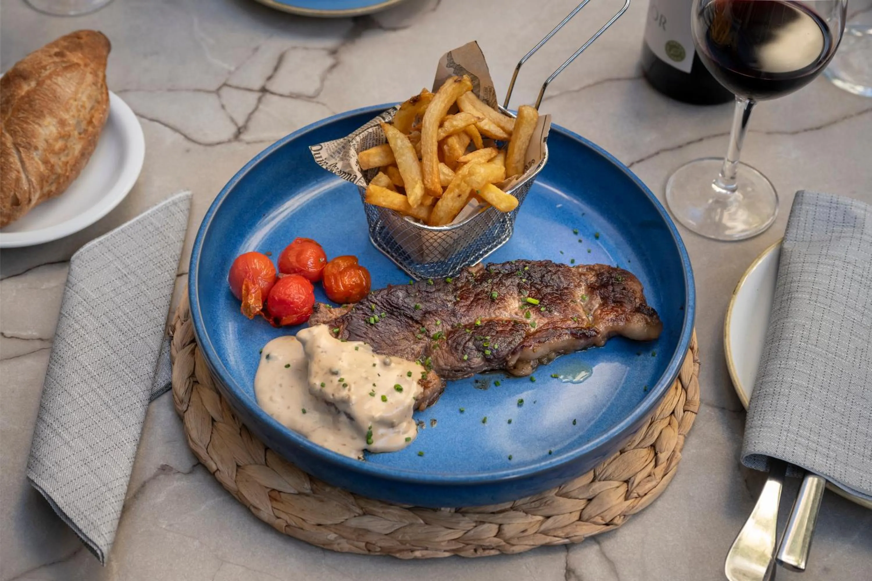 Restaurant/places to eat in Hotel SERHS Rivoli Rambla