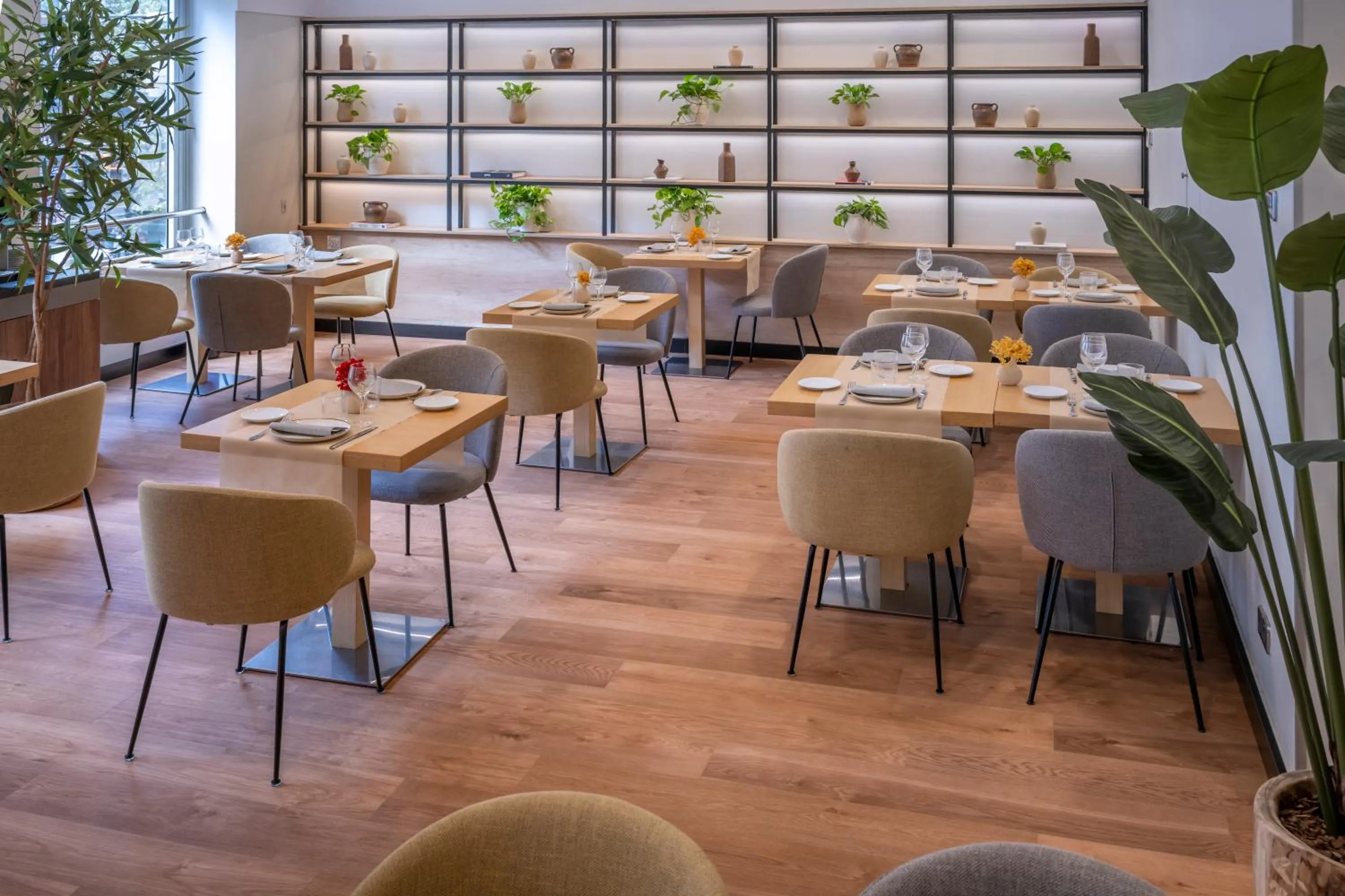 Restaurant/places to eat in Hotel SERHS Rivoli Rambla