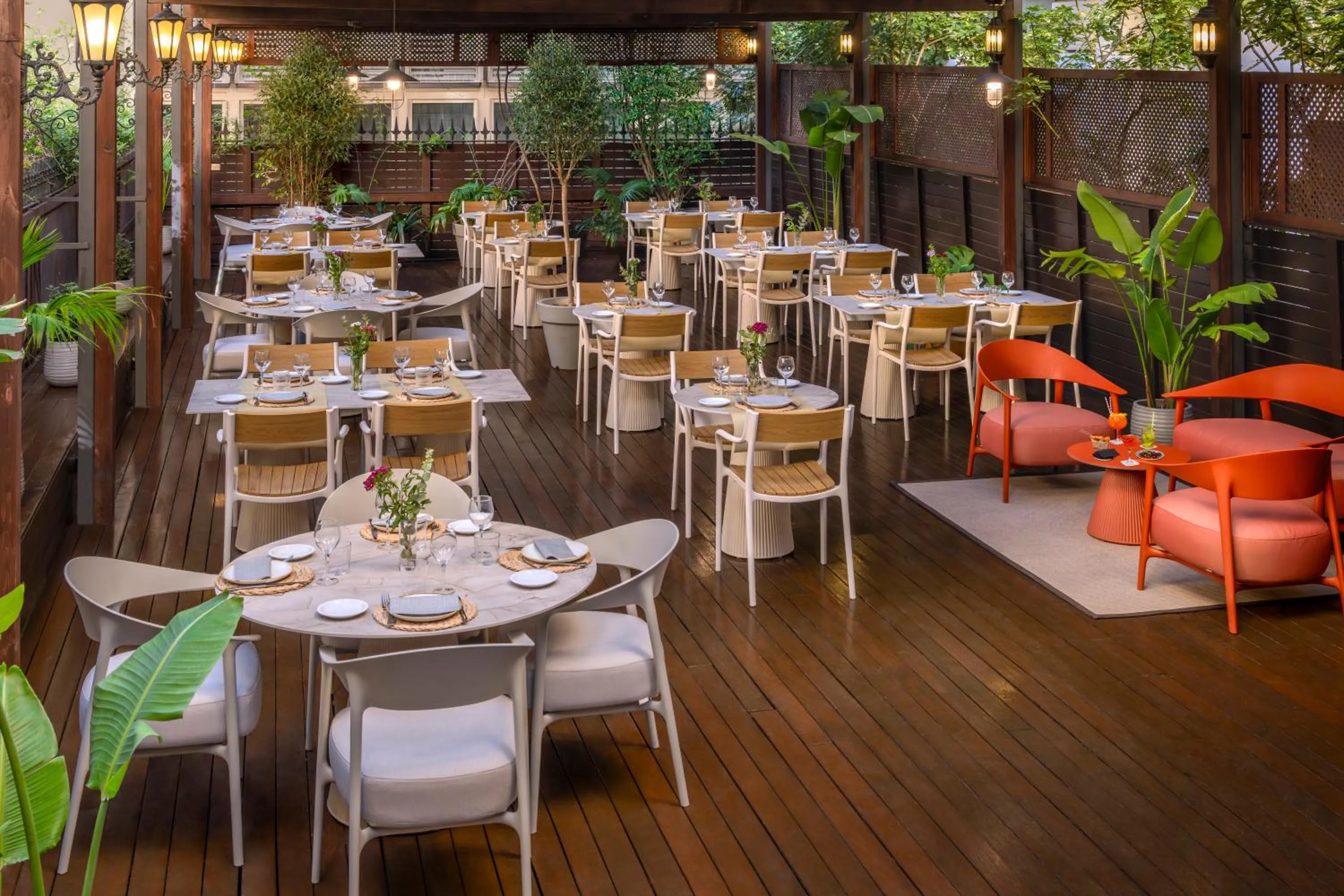 Restaurant/places to eat in Hotel SERHS Rivoli Rambla