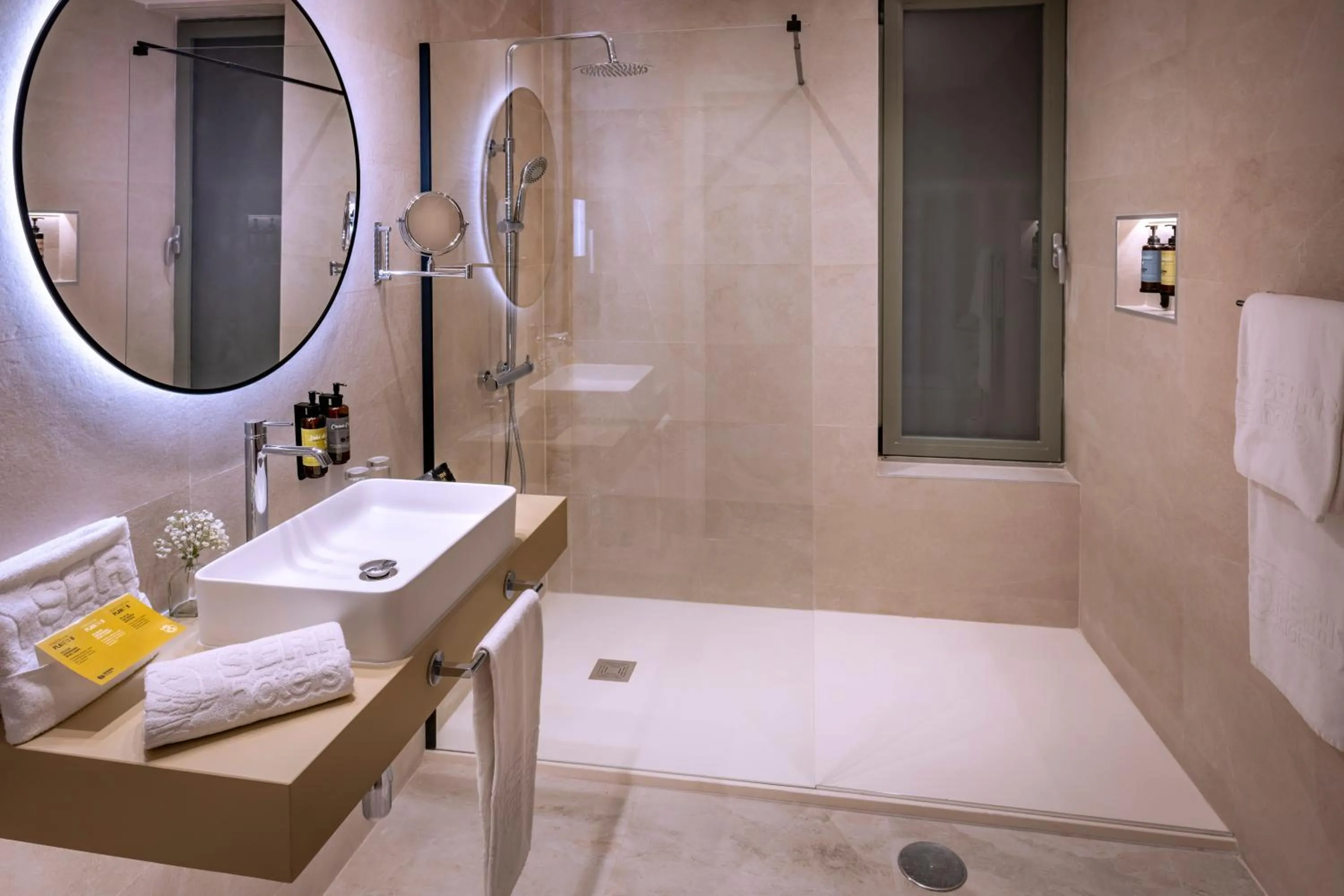 Bathroom in Hotel SERHS Rivoli Rambla