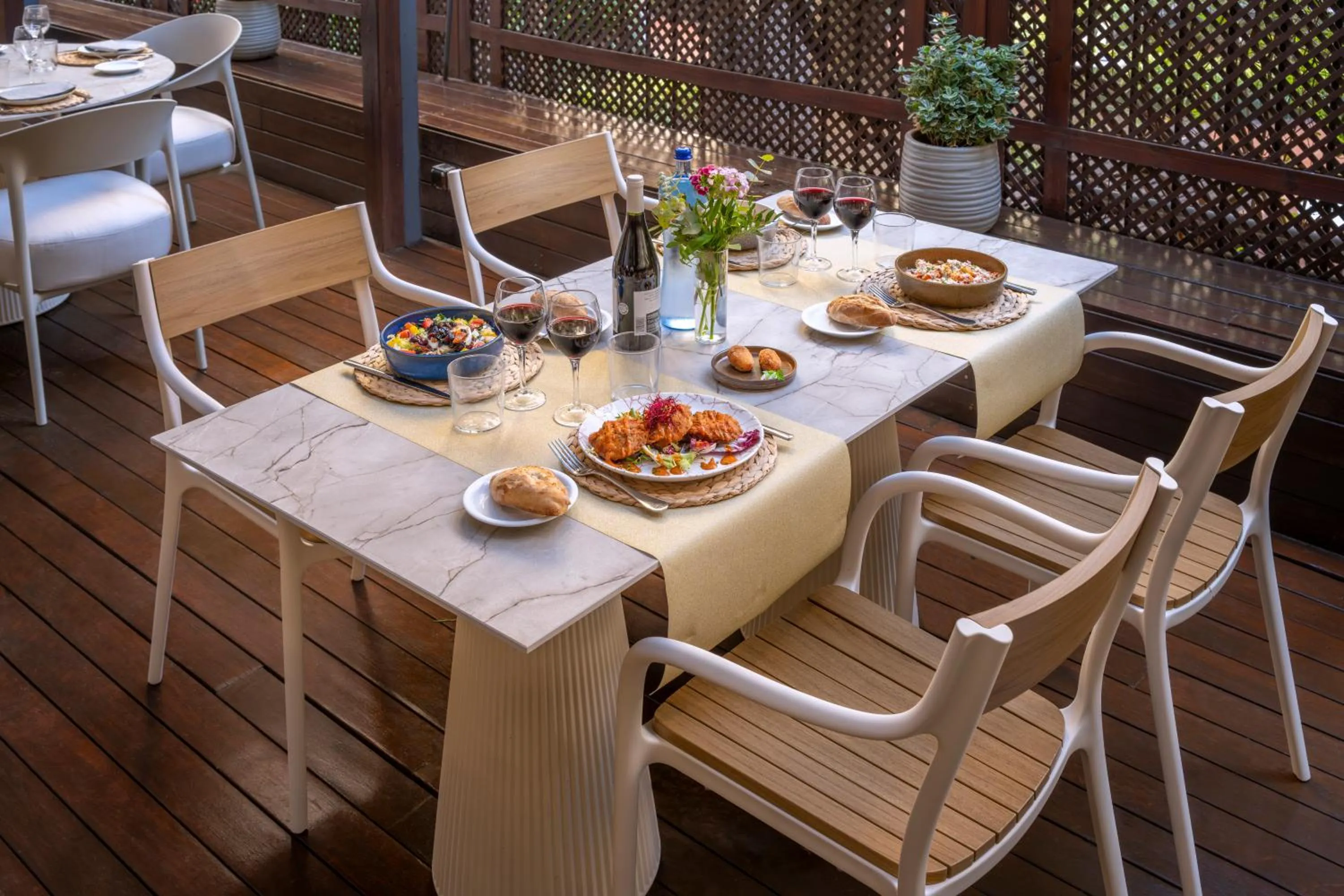 Restaurant/places to eat in Hotel SERHS Rivoli Rambla