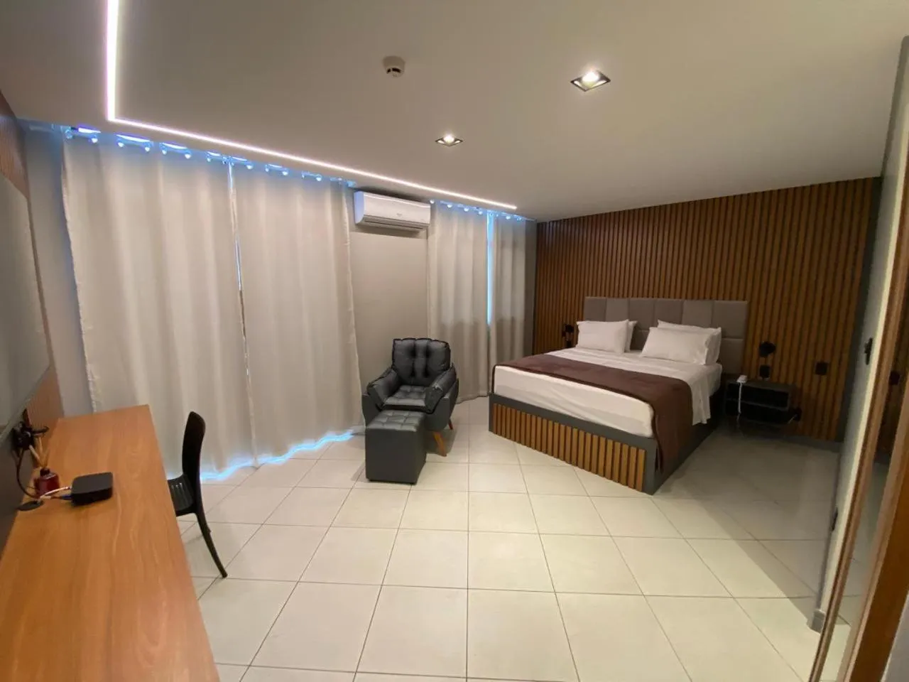 Bed in Millenium Hotel Flat