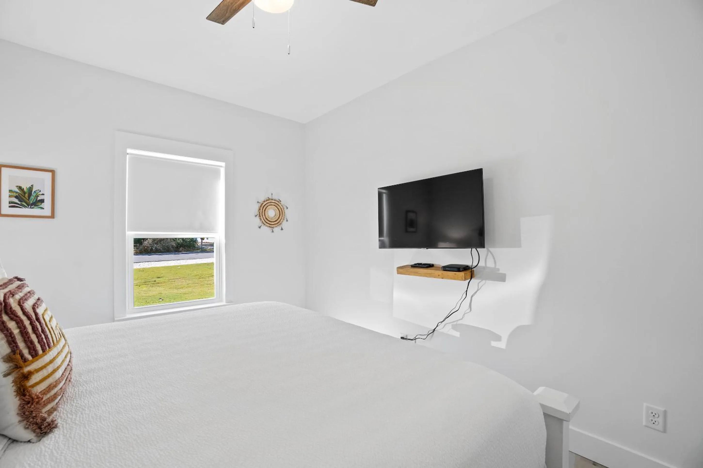 Bed in Beach House w/Private Pool - The Sanderling