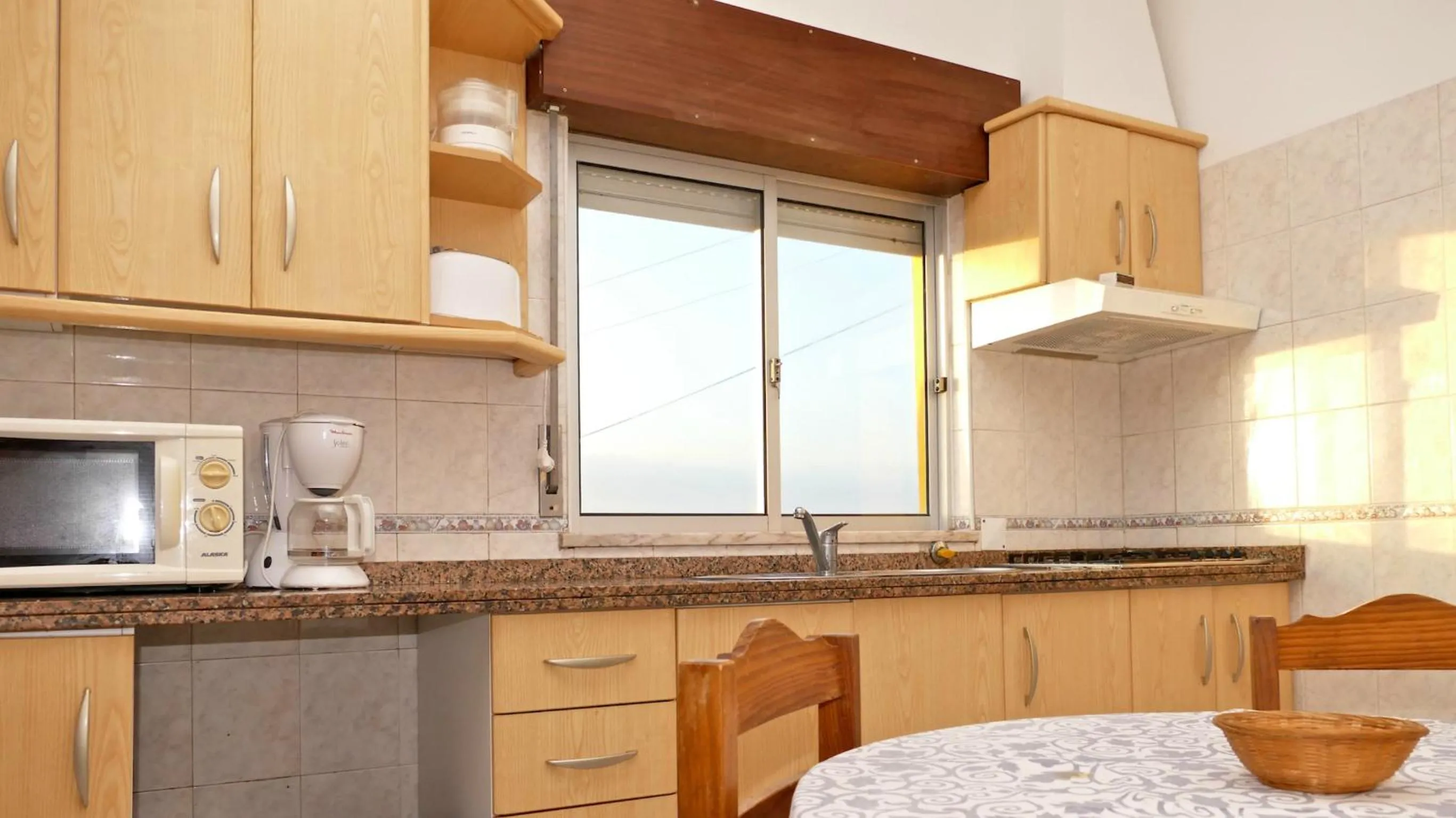 Coffee/tea facilities in Apartamentos Barracuda