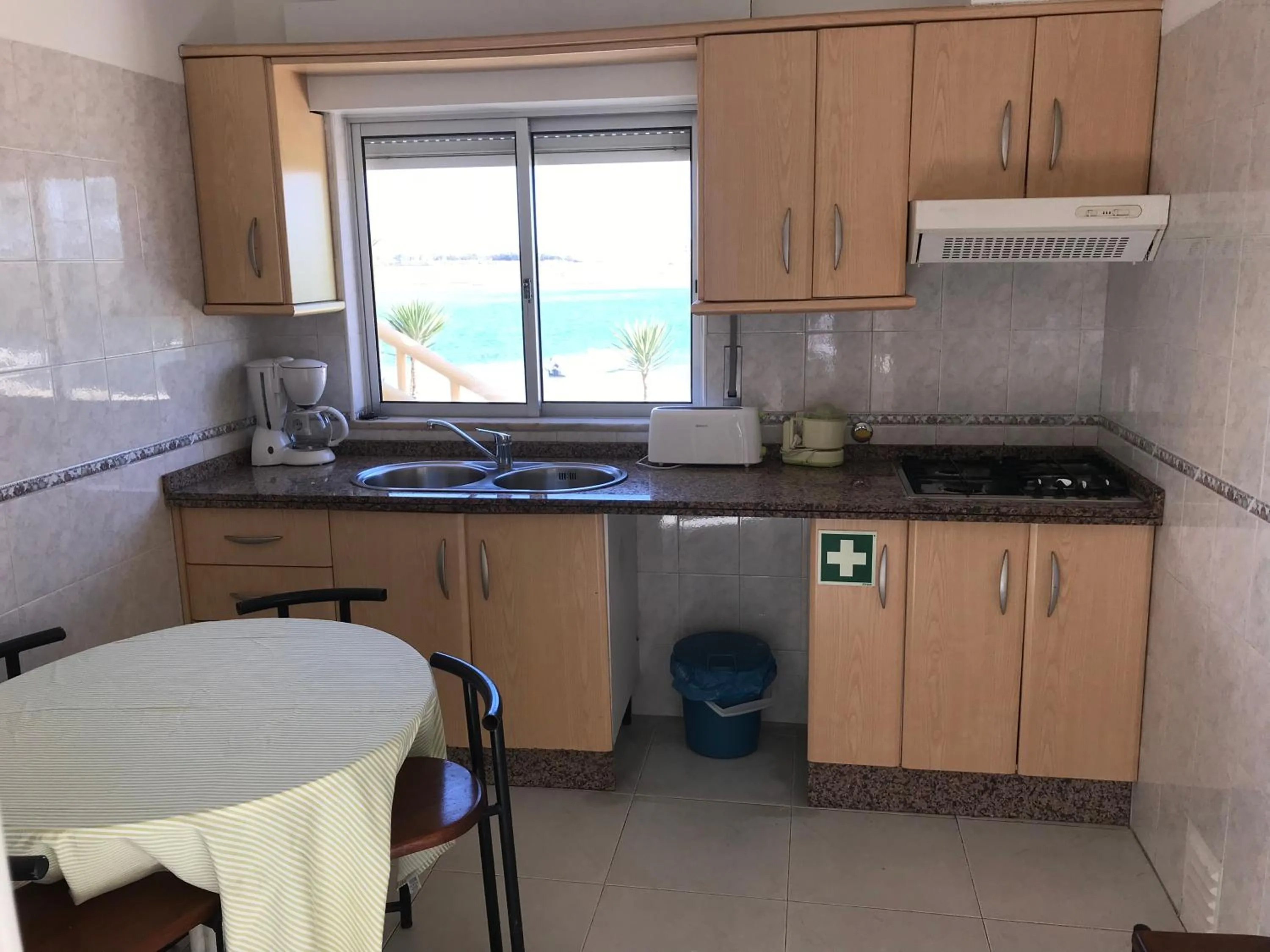Kitchen or kitchenette in Apartamentos Barracuda