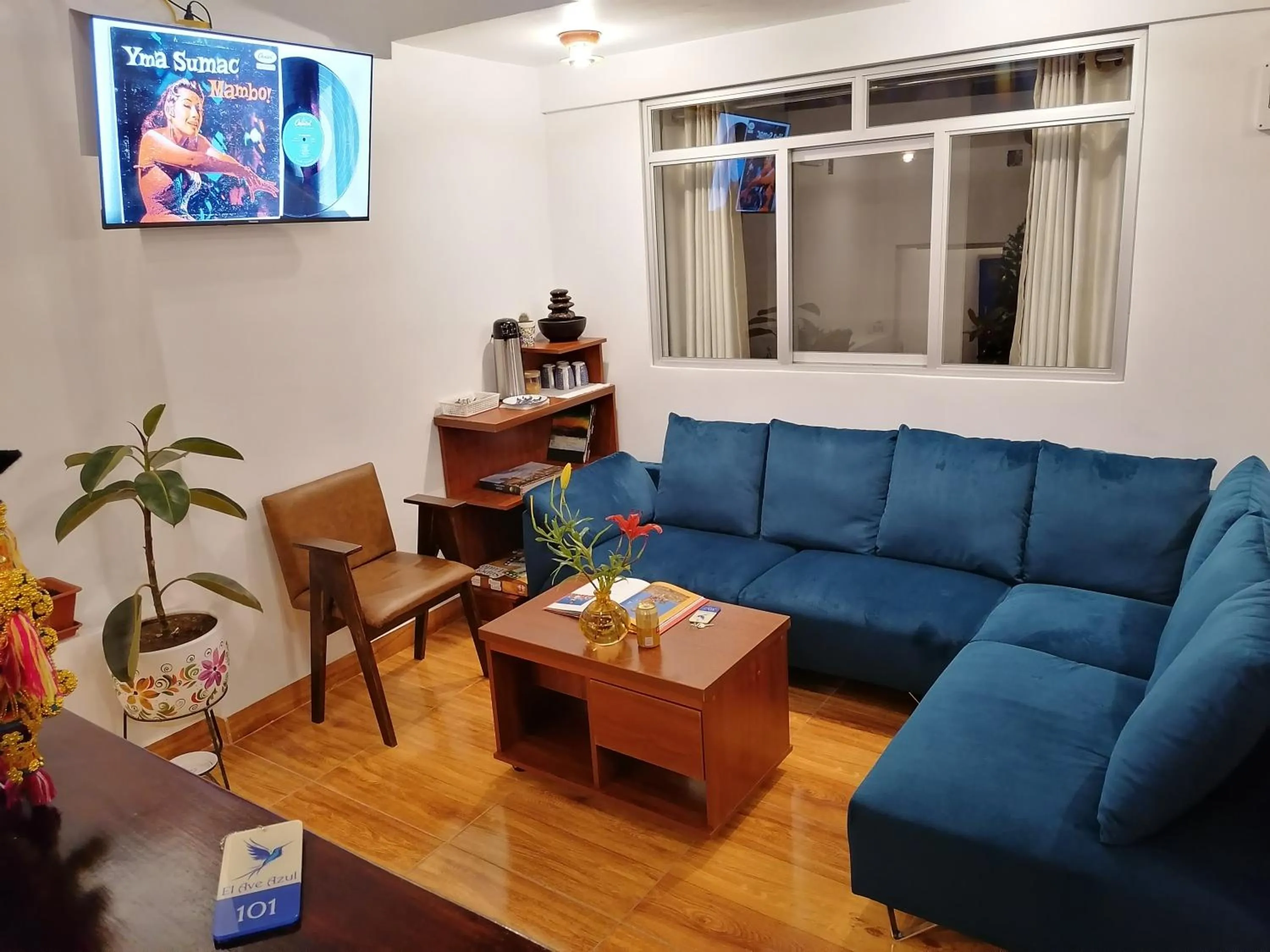 TV and multimedia in El Ave Azul Boutique Hotel Cusco