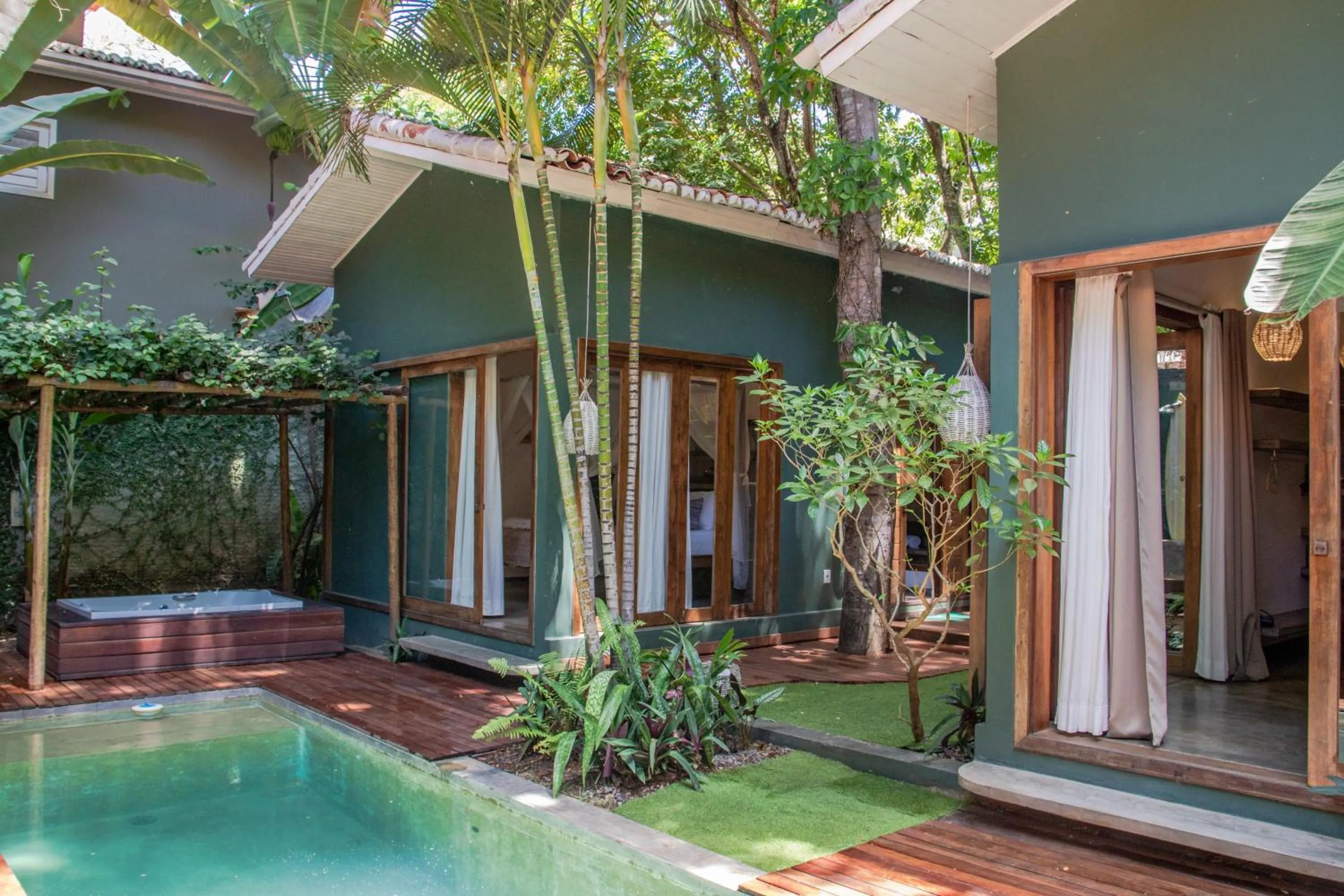 Swimming pool in Recanto de Sophie