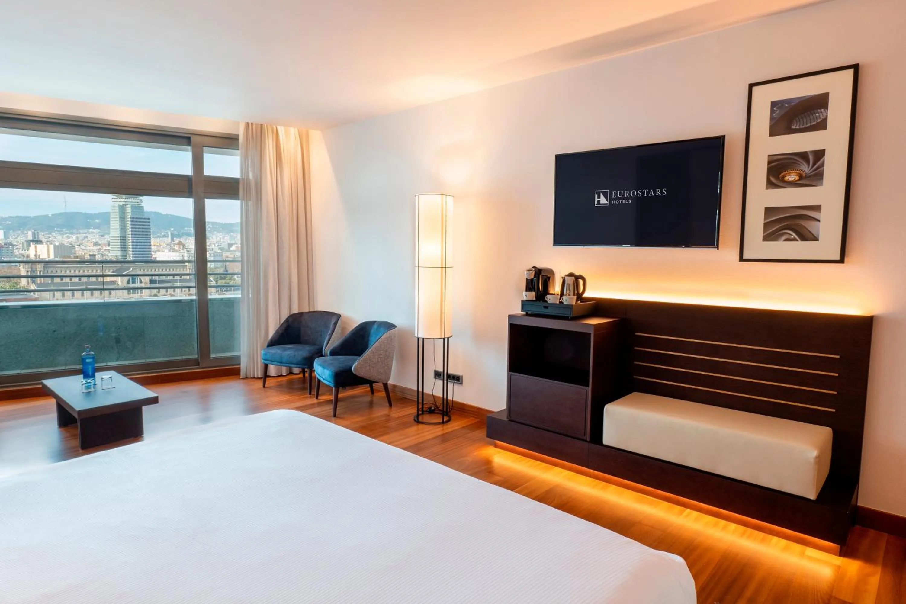 Bed in Eurostars Grand Marina Hotel GL