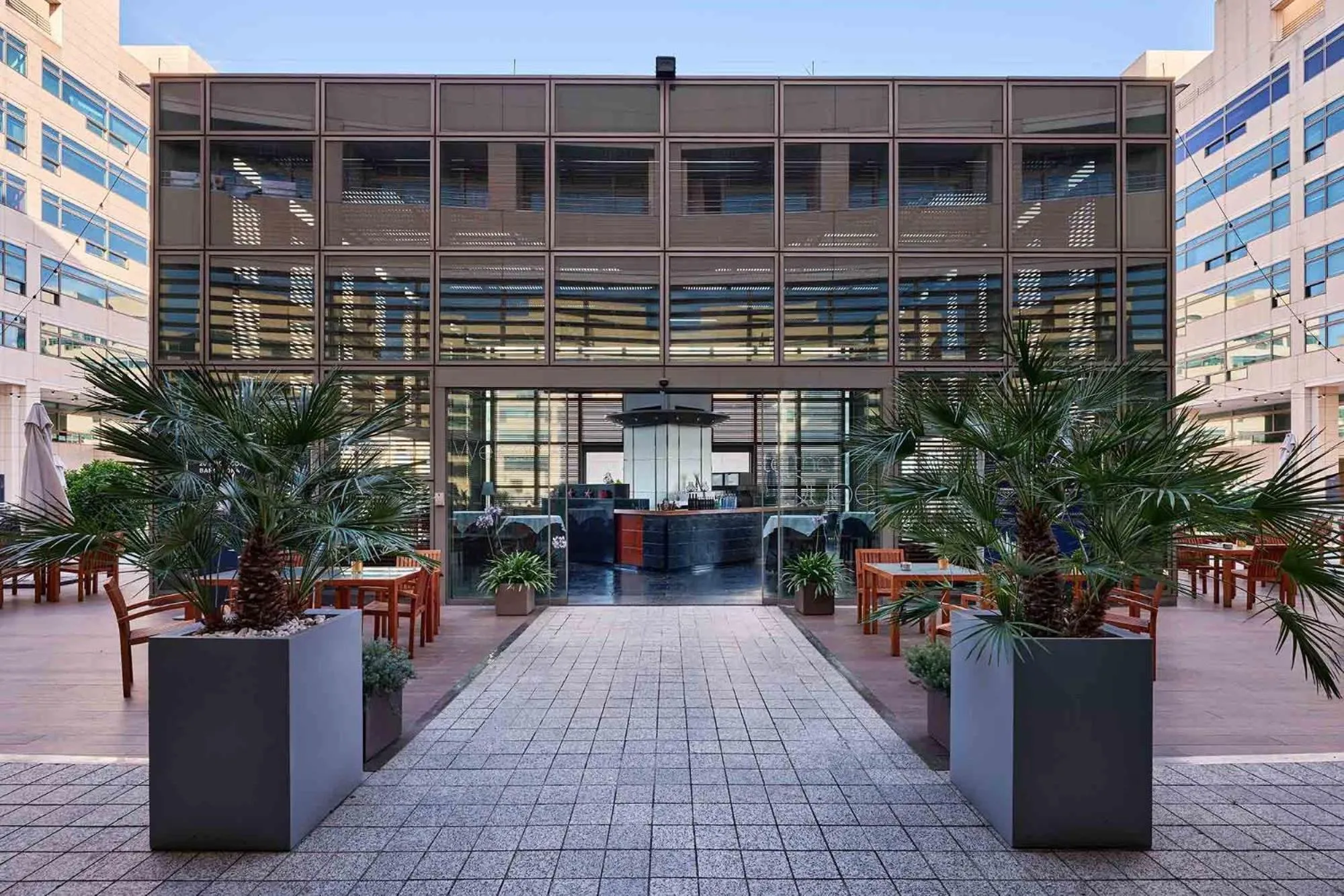 Patio in Eurostars Grand Marina Hotel GL