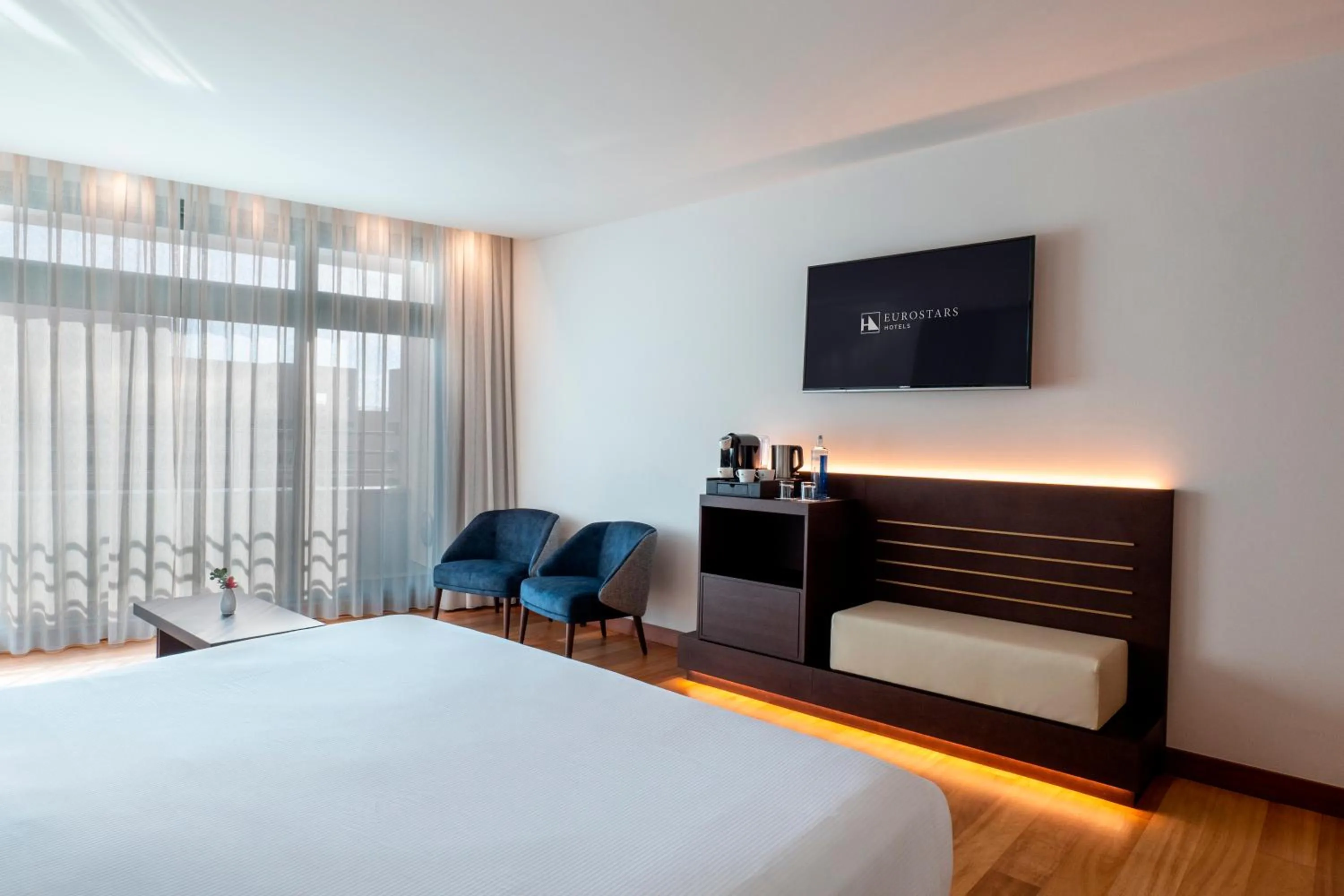 Bed in Eurostars Grand Marina Hotel GL