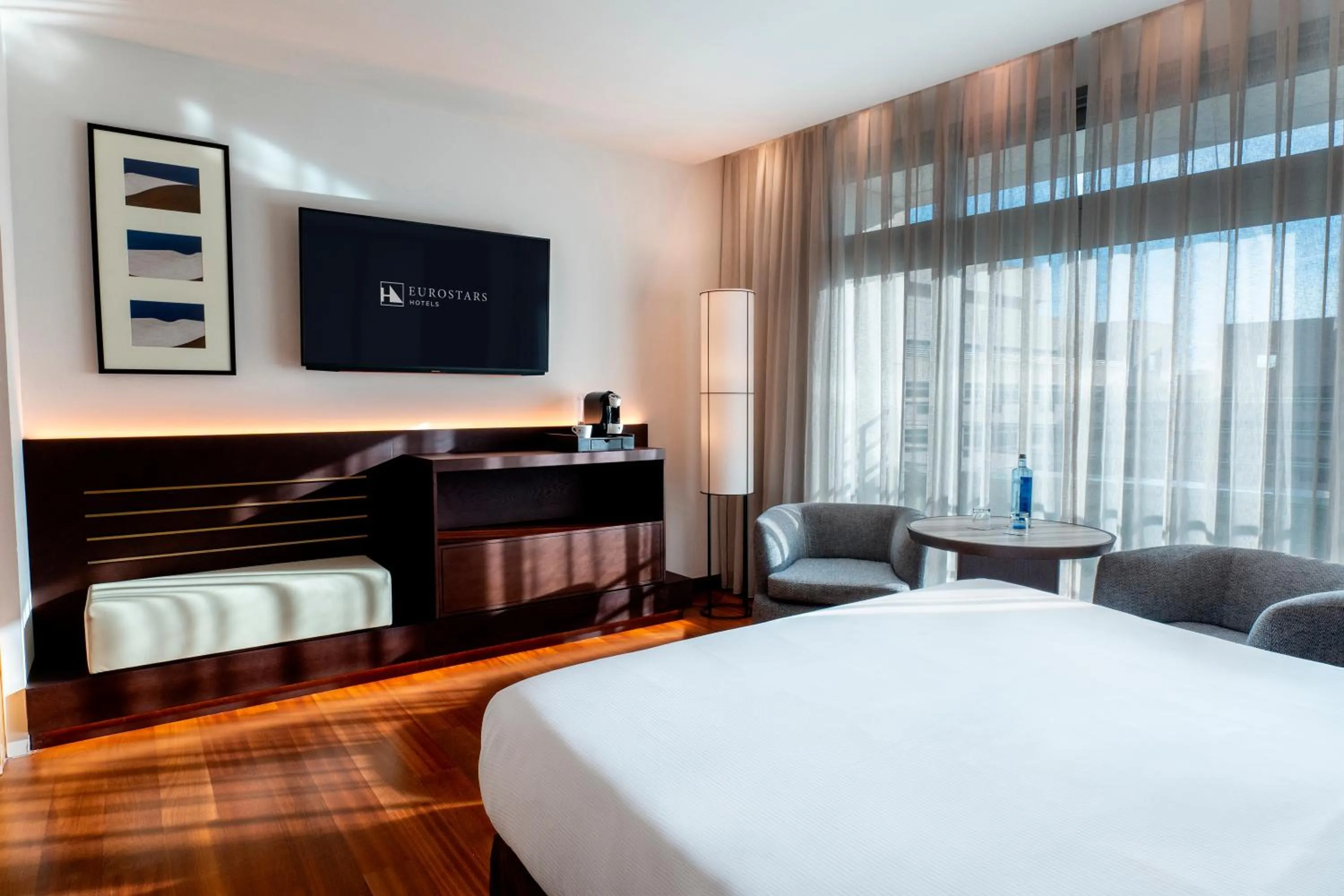 Bed in Eurostars Grand Marina Hotel GL