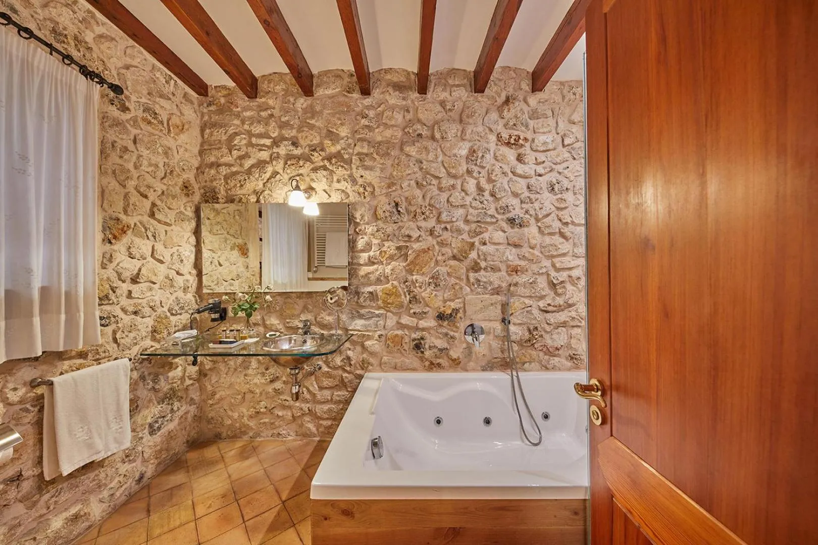 Hot Tub in Cas Comte Suites & Spa - Adults Only