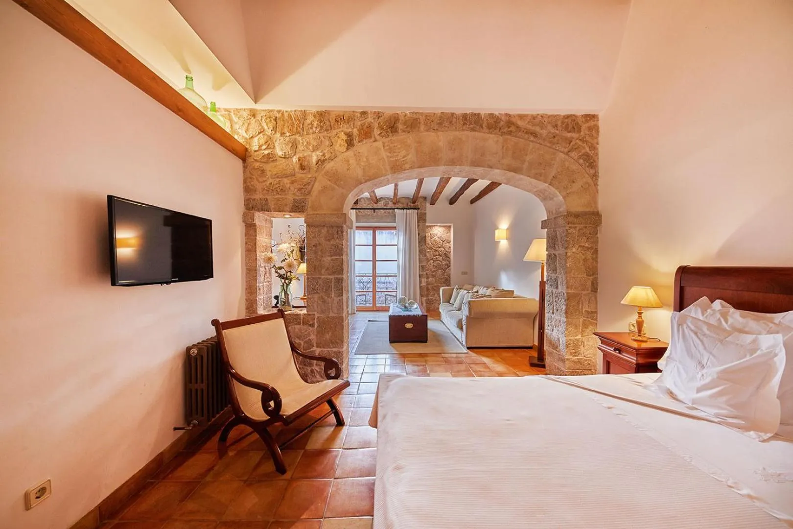 Living room, Bed in Cas Comte Suites & Spa - Adults Only