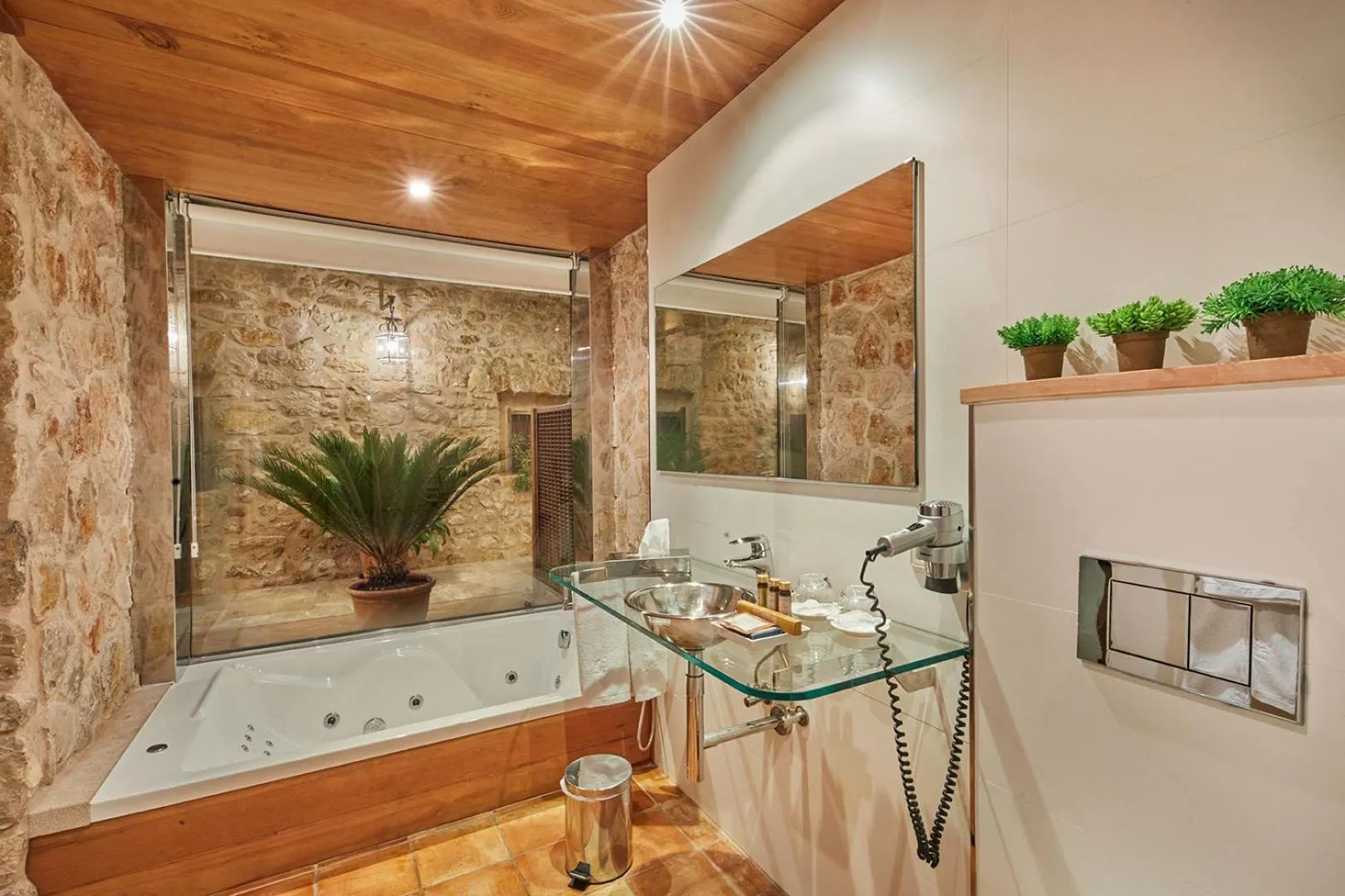 Hot Tub in Cas Comte Suites & Spa - Adults Only