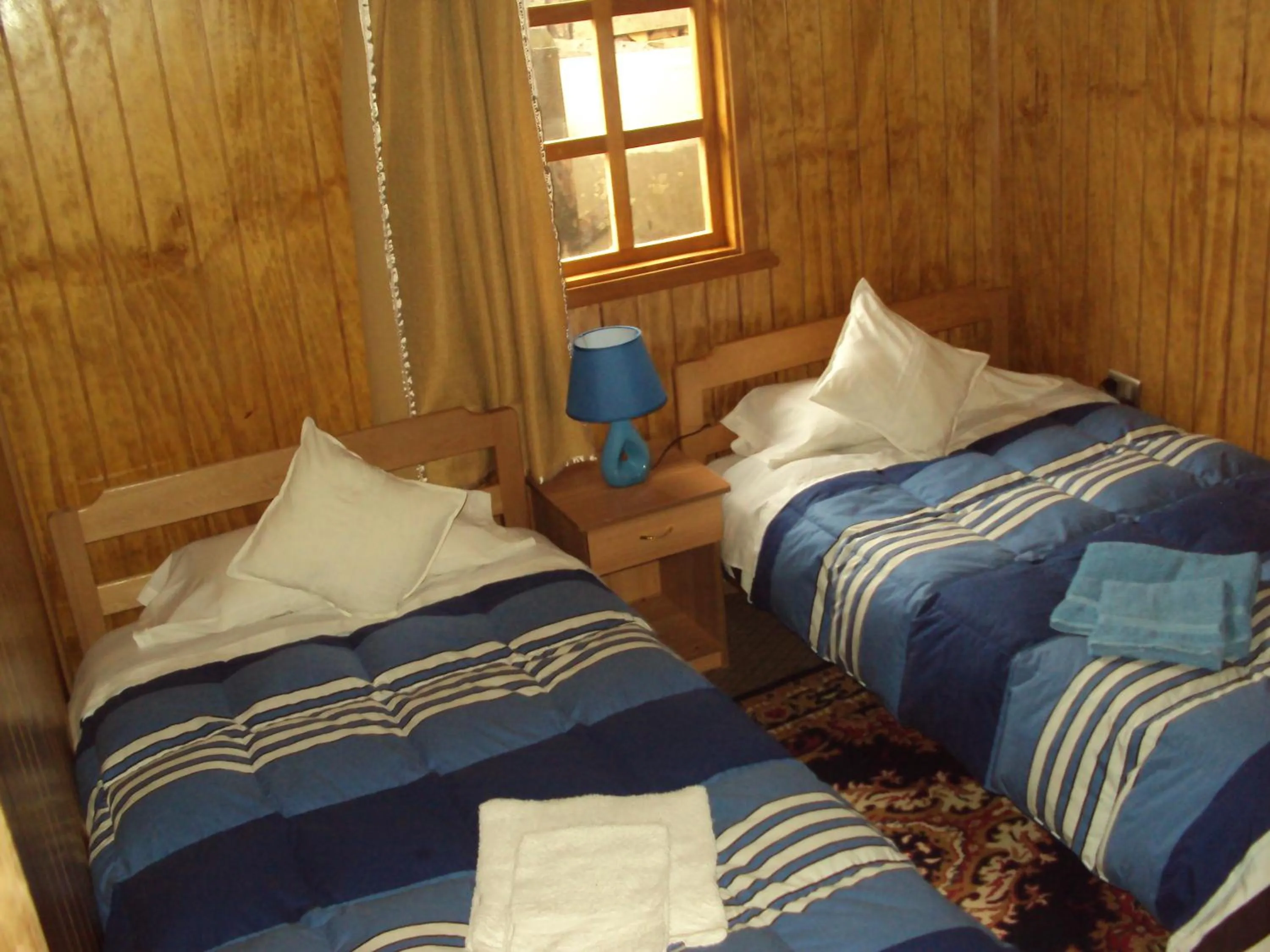 Twin Room with Shared Bathroom in Hosteria Rayen