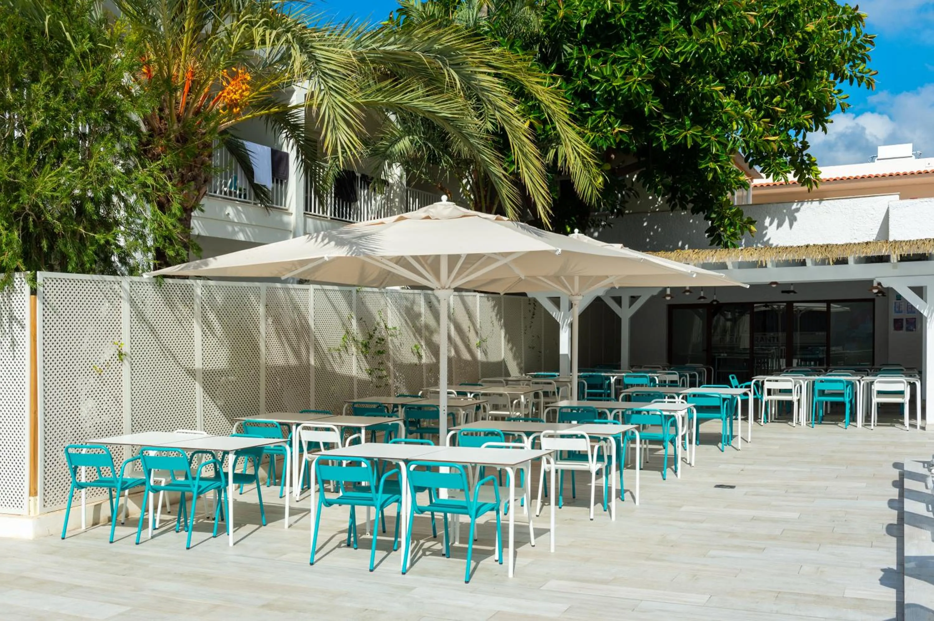 Balcony/Terrace, Restaurant/Places to Eat in Hotel Playasol Cala Tarida