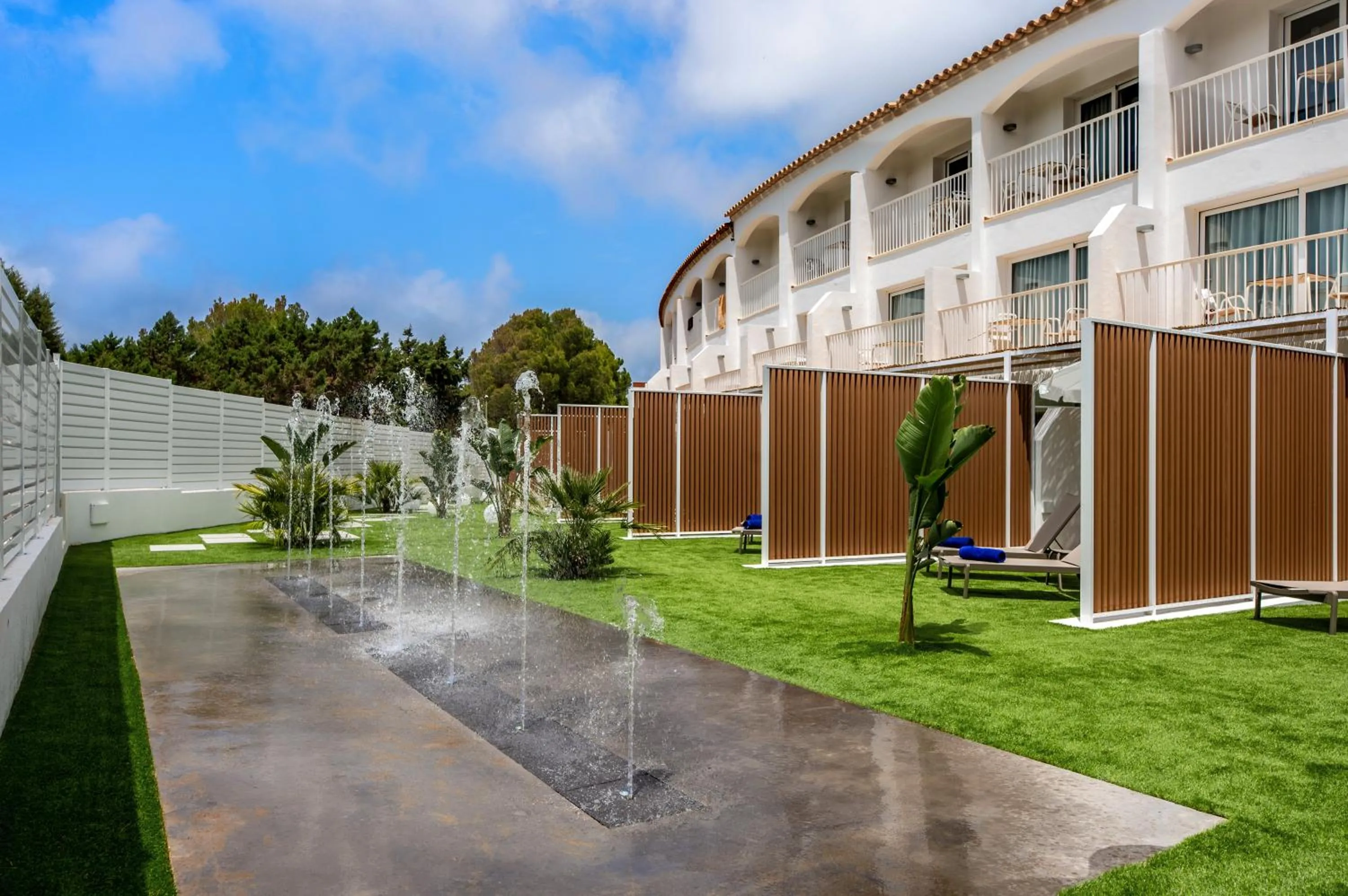 Garden in Hotel Playasol Cala Tarida