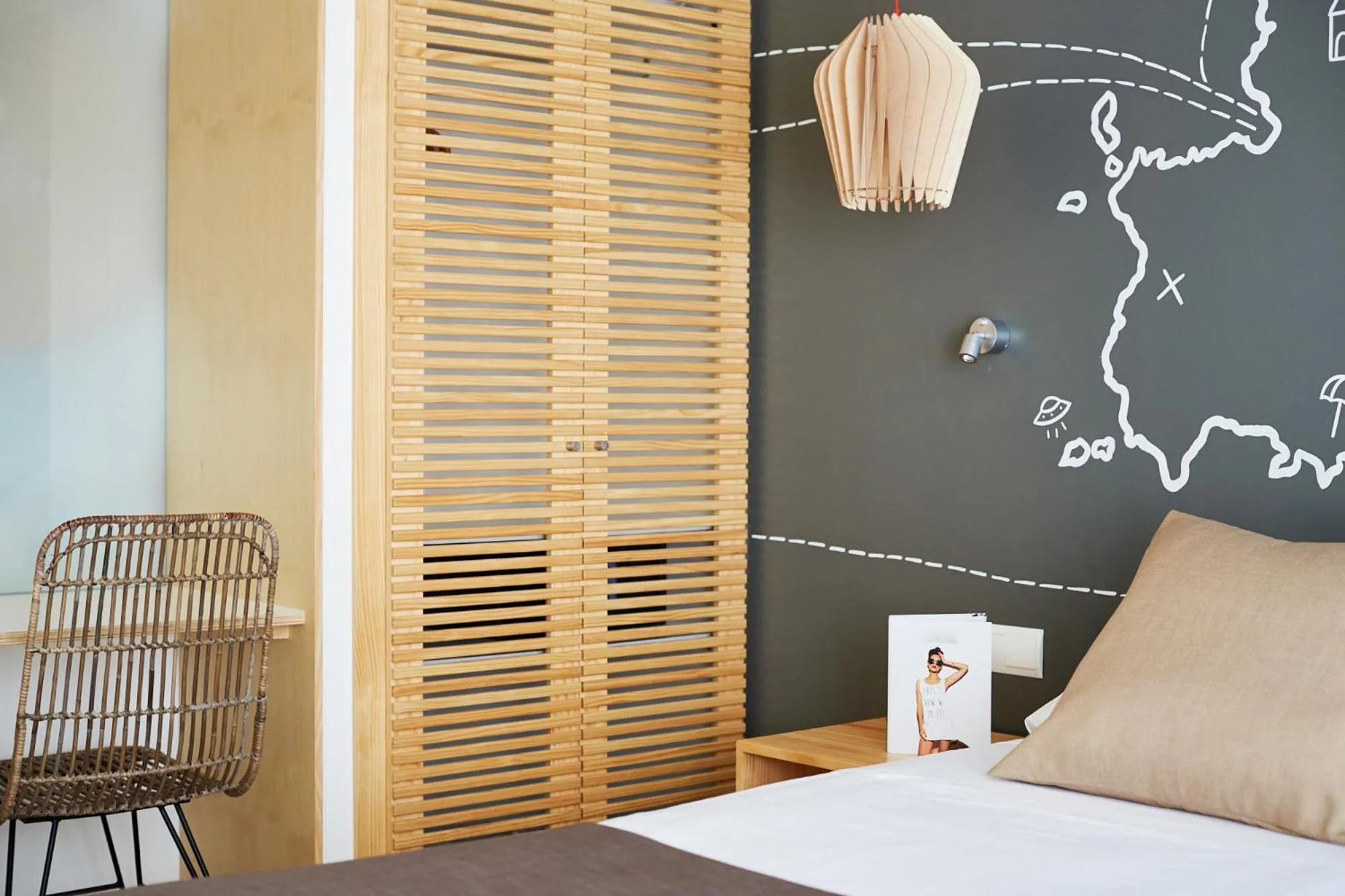 wardrobe, Bed in Hotel Playasol Cala Tarida