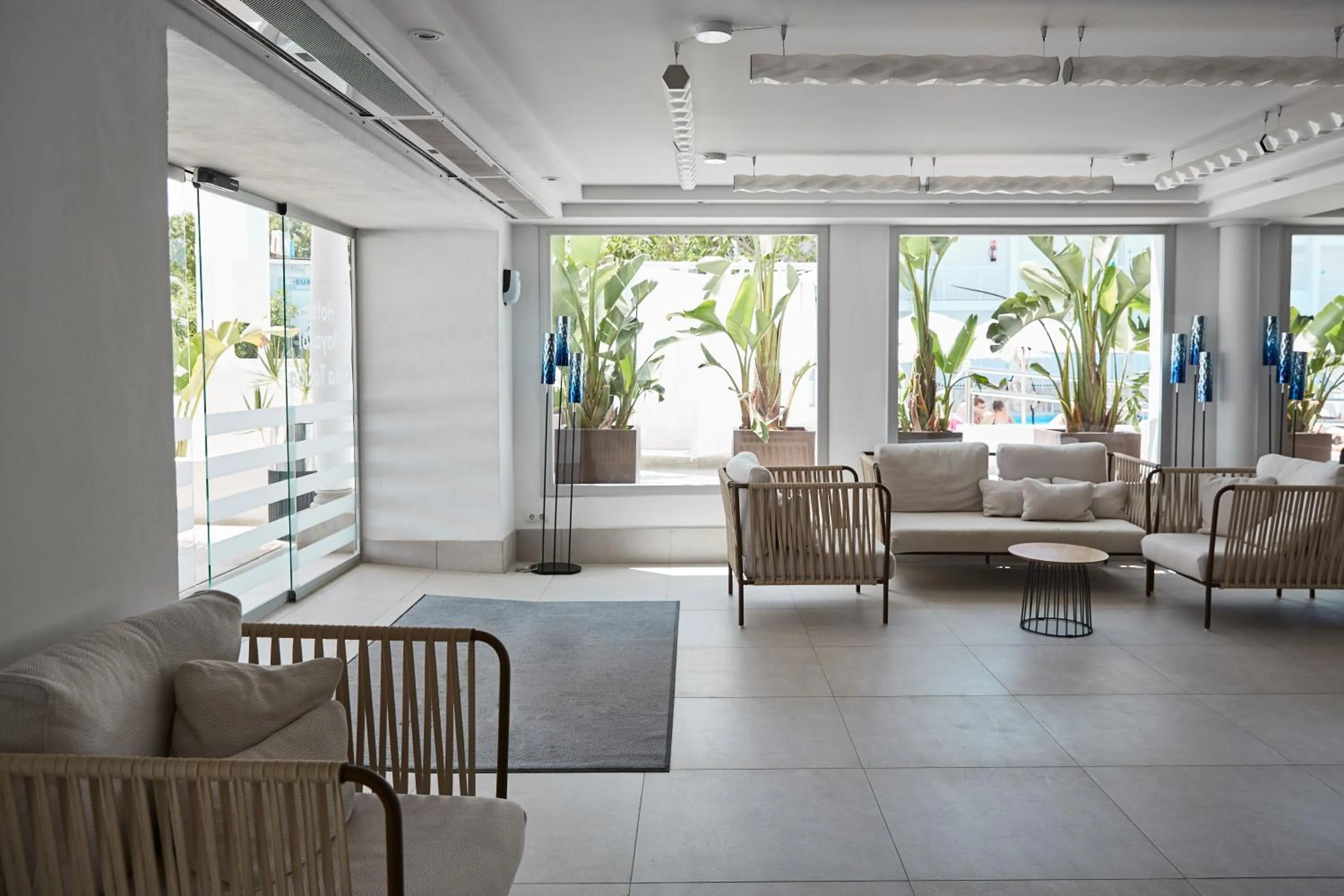 Lobby or reception, Seating Area in Hotel Playasol Cala Tarida