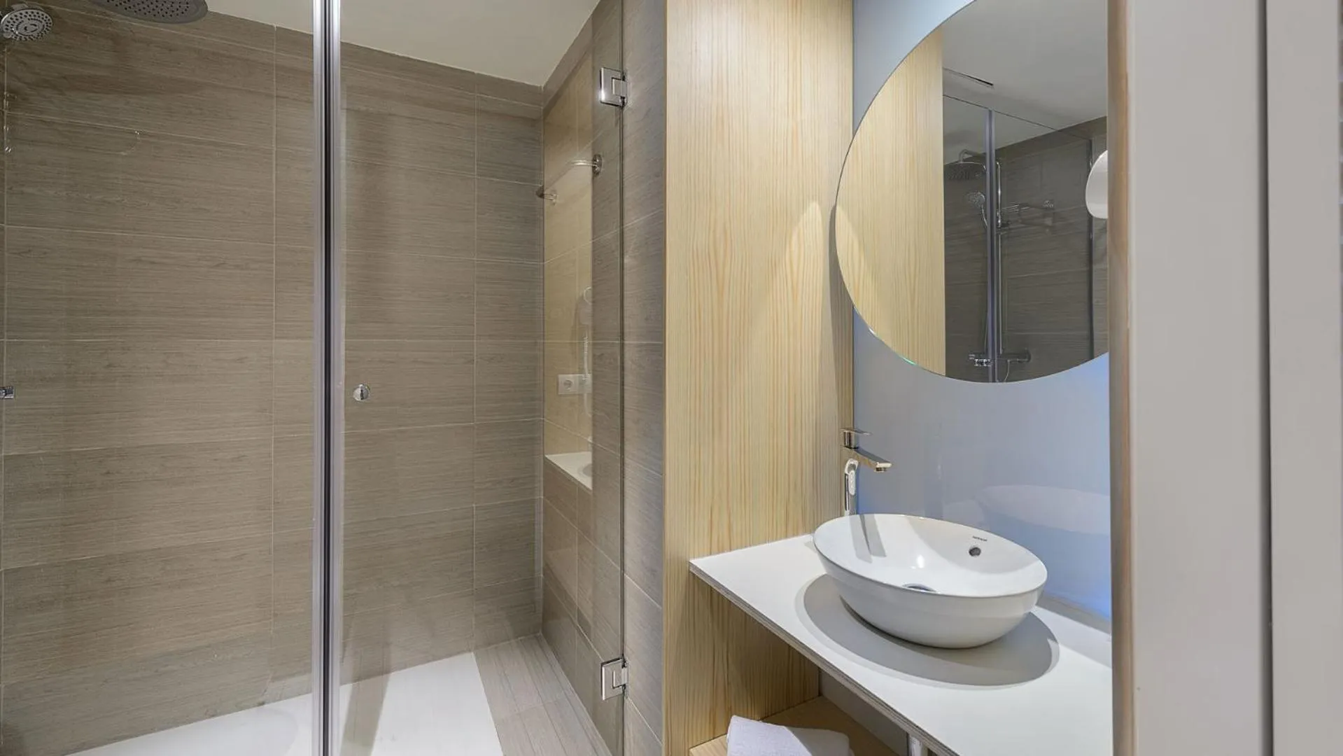 Bathroom in Hotel Vibra Cala Tarida-3SUP