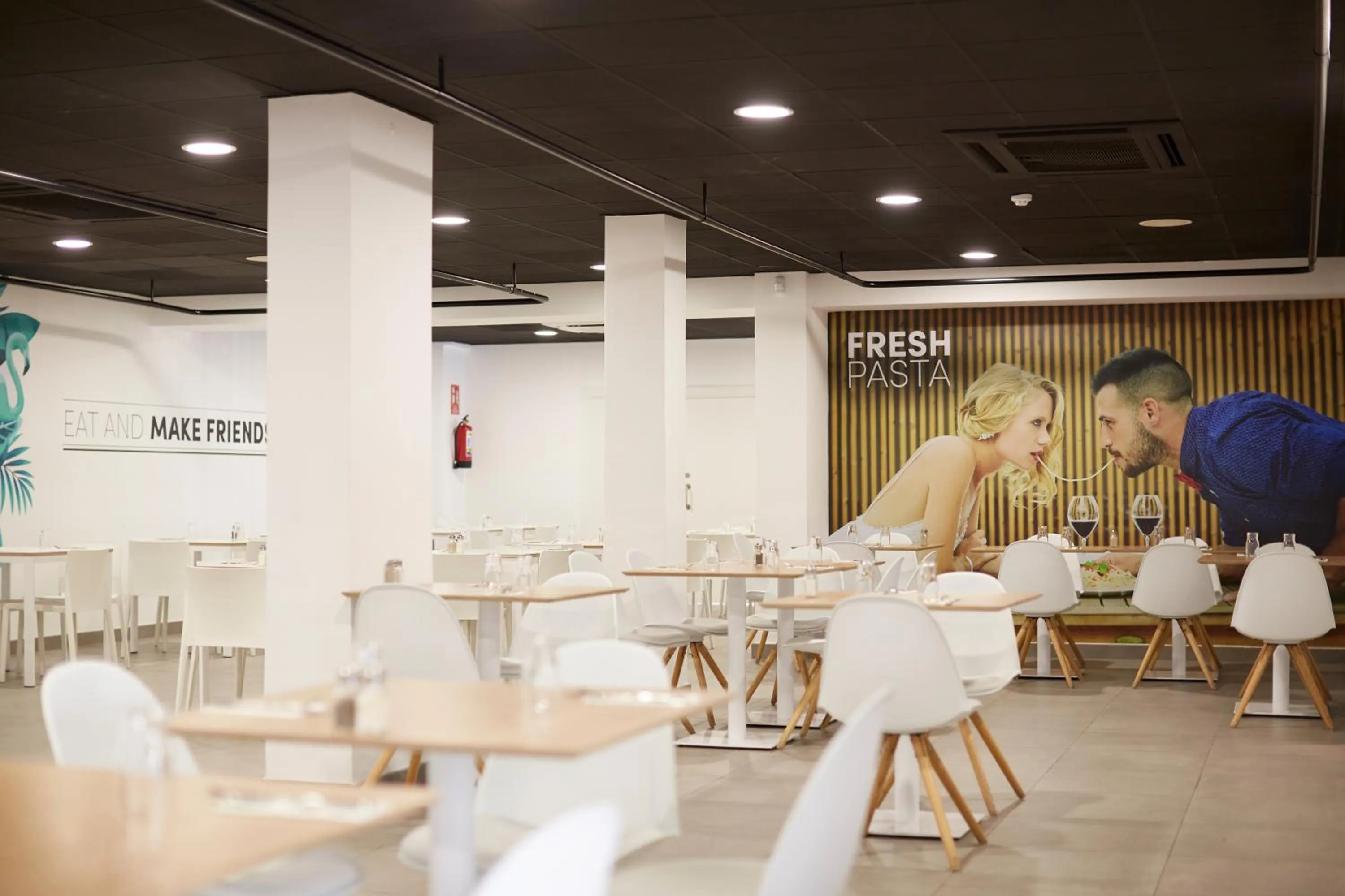 Restaurant/Places to Eat in Hotel Playasol Cala Tarida