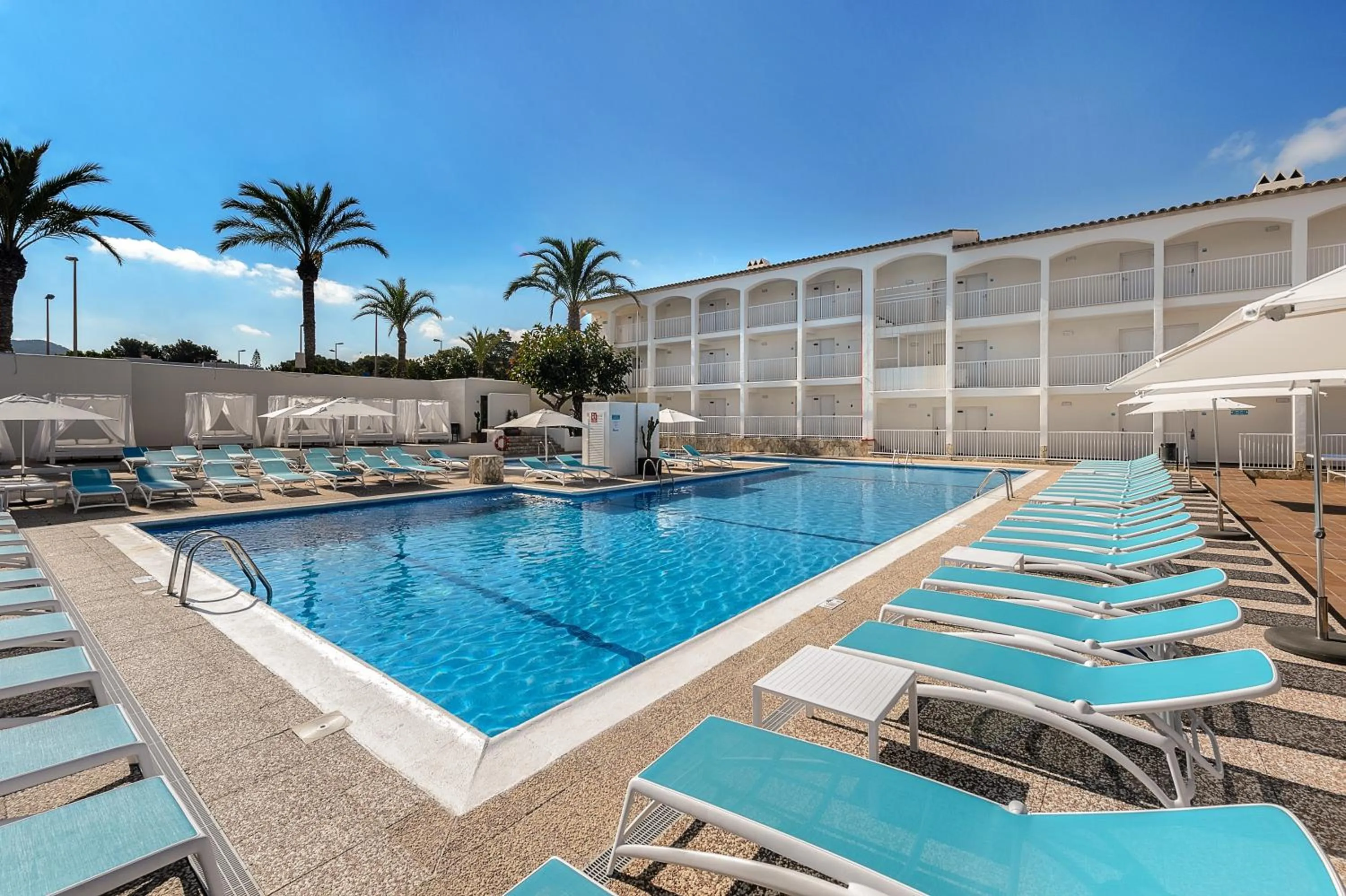 Swimming Pool in Hotel Playasol Cala Tarida