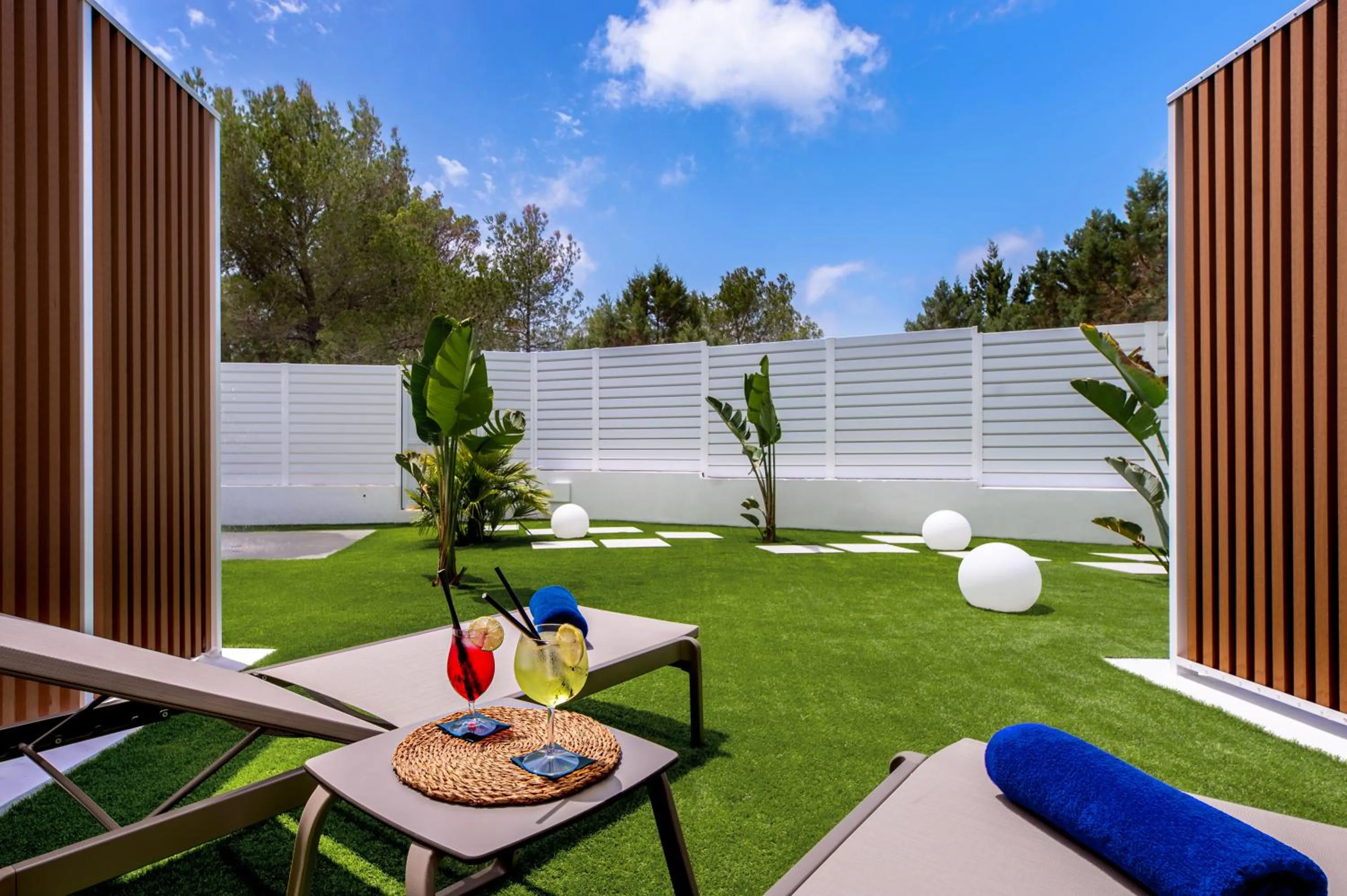 Garden in Hotel Playasol Cala Tarida