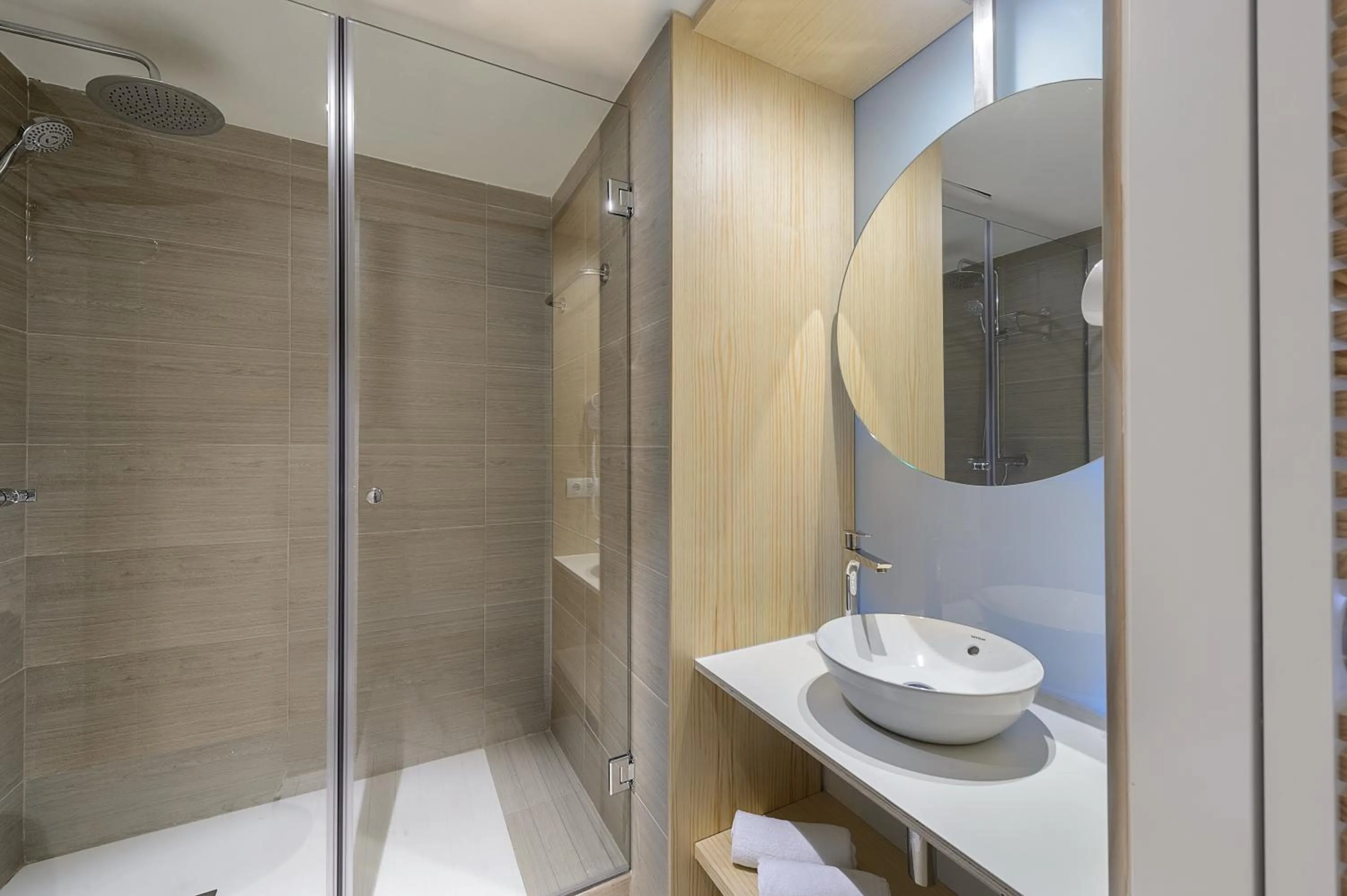 Bathroom in Hotel Playasol Cala Tarida