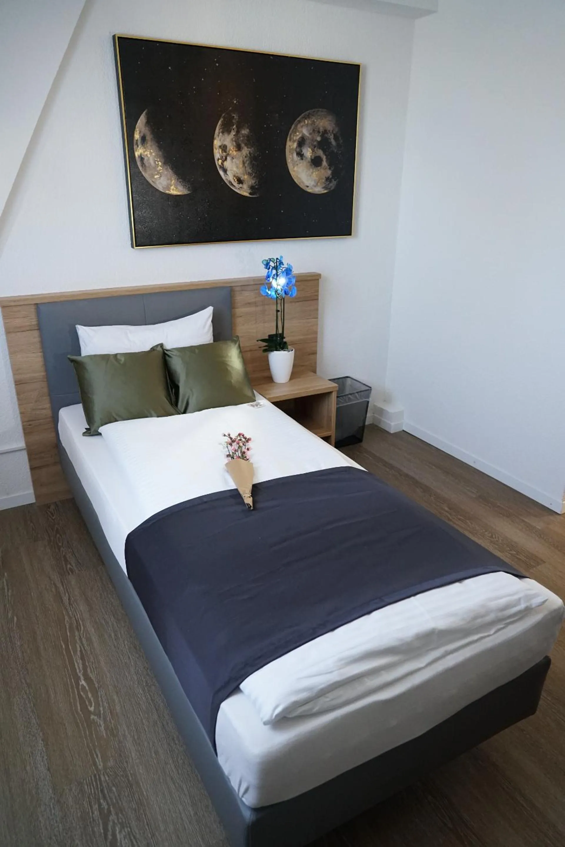 Bedroom, Bed in Centra Hotel Winterthur