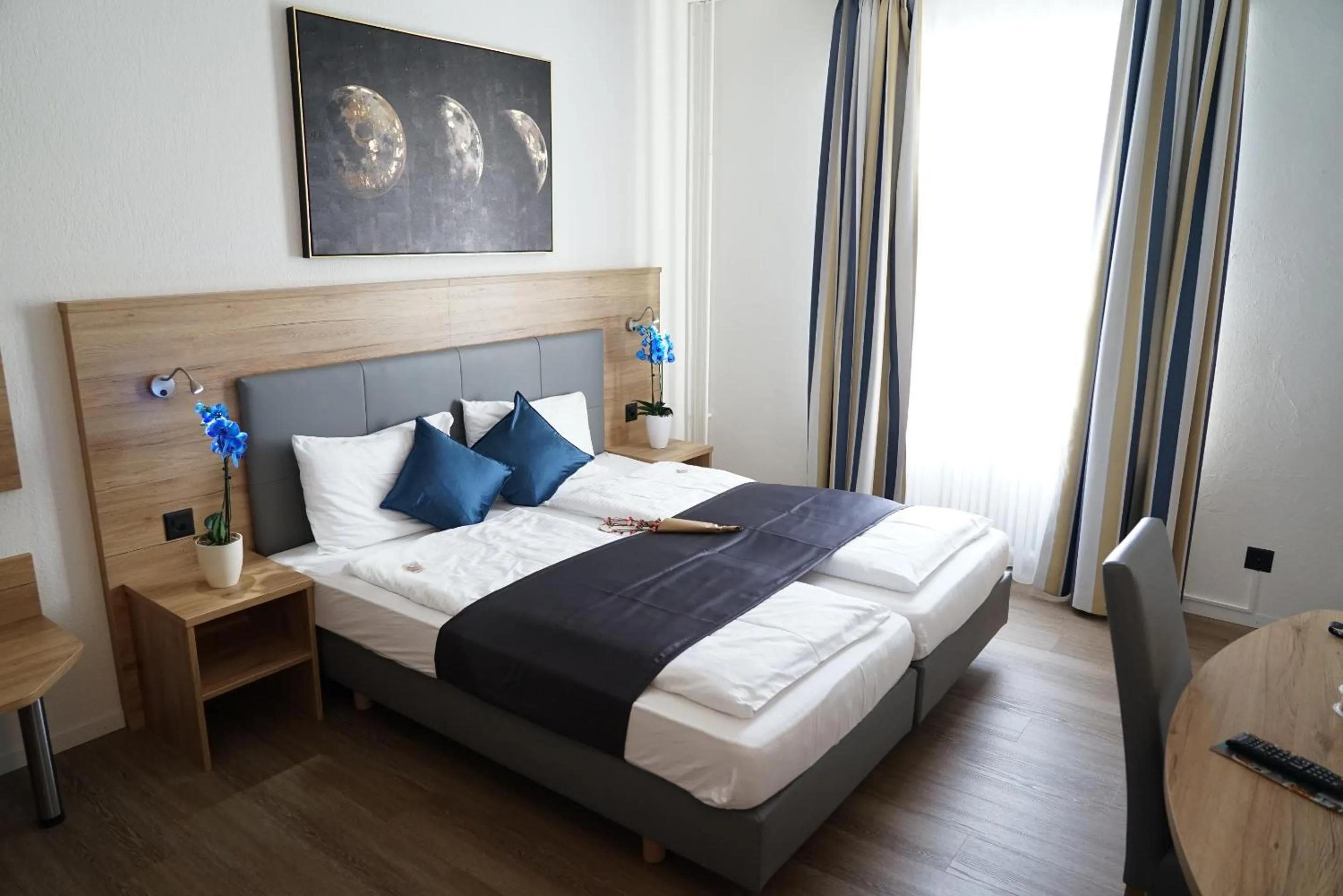 Bedroom, Bed in Centra Hotel Winterthur