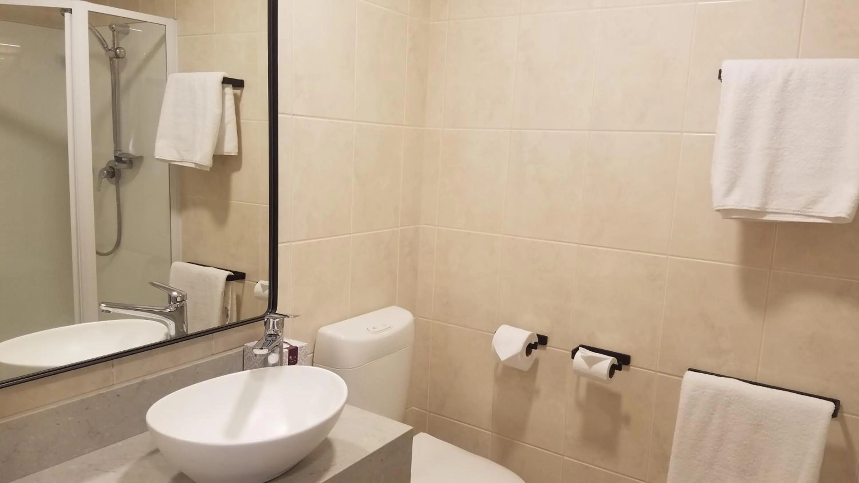 Bathroom in Distinction Whangarei Hotel & Conference Centre