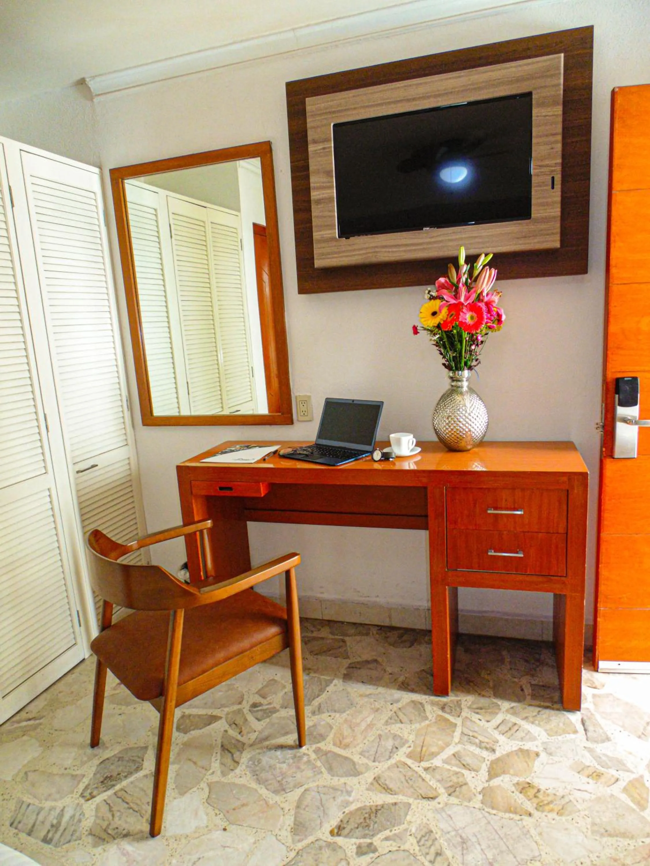 hair dresser in Hotel River Poliforum