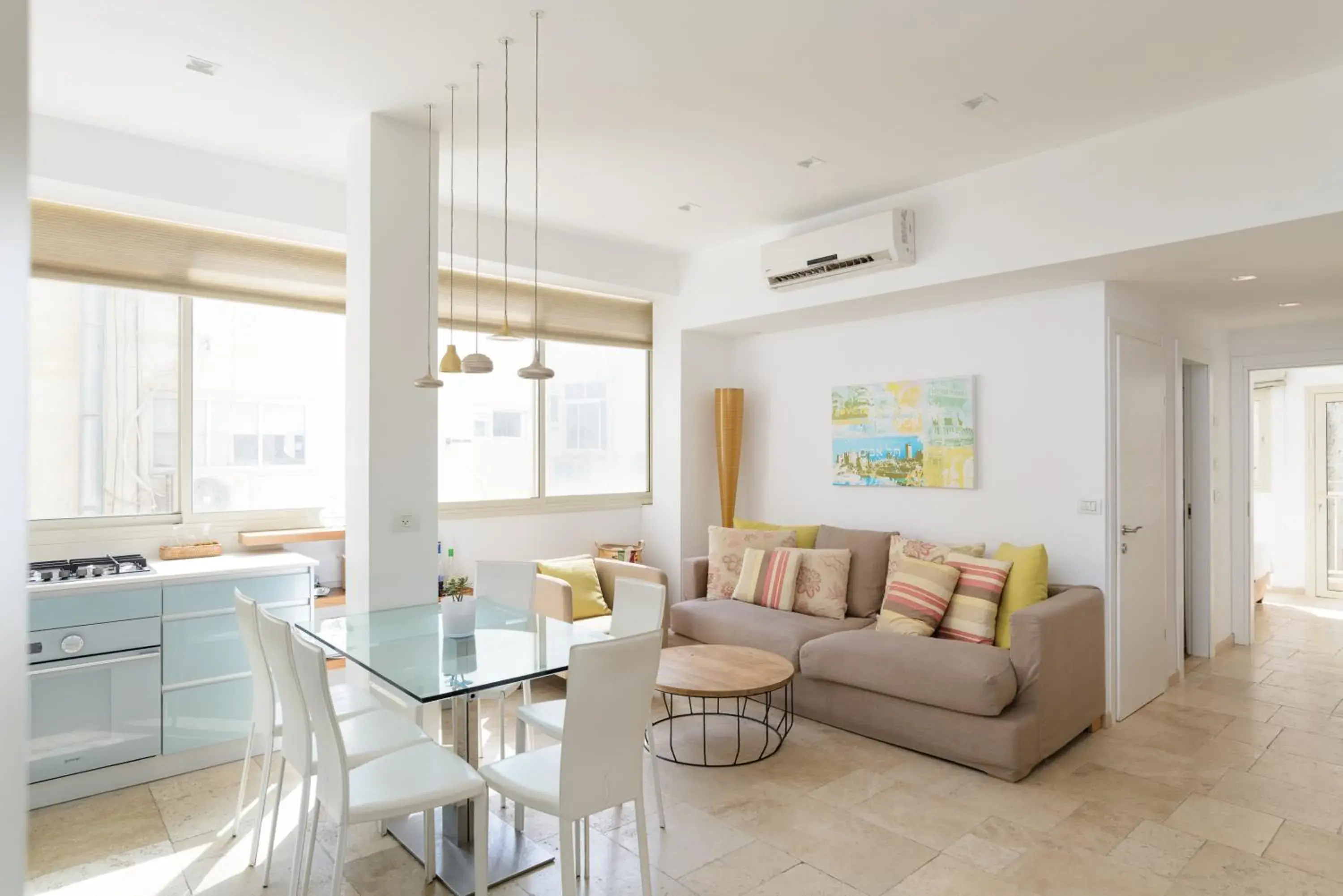 Adorable 2 bedrooms apt w Bomb Shelter next to the beach Adorable 2 bedrooms apt w Bomb Shelter next to the beach