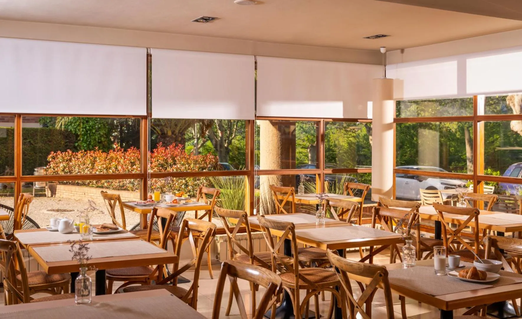 Restaurant/places to eat in Hotel Estel