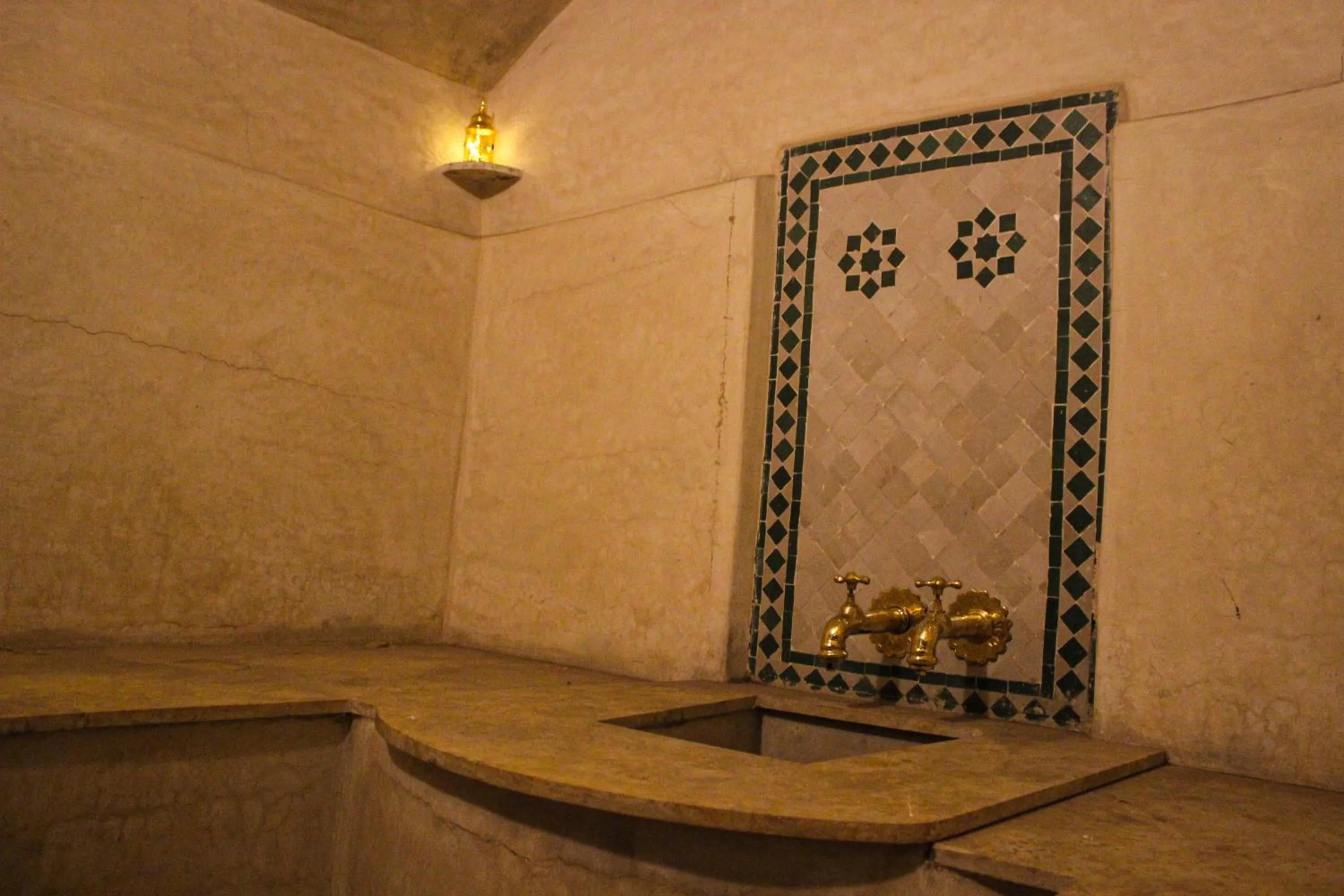 Massage in Majorel Pearl Hotel-Riad-Restaurant Piscine&Spa