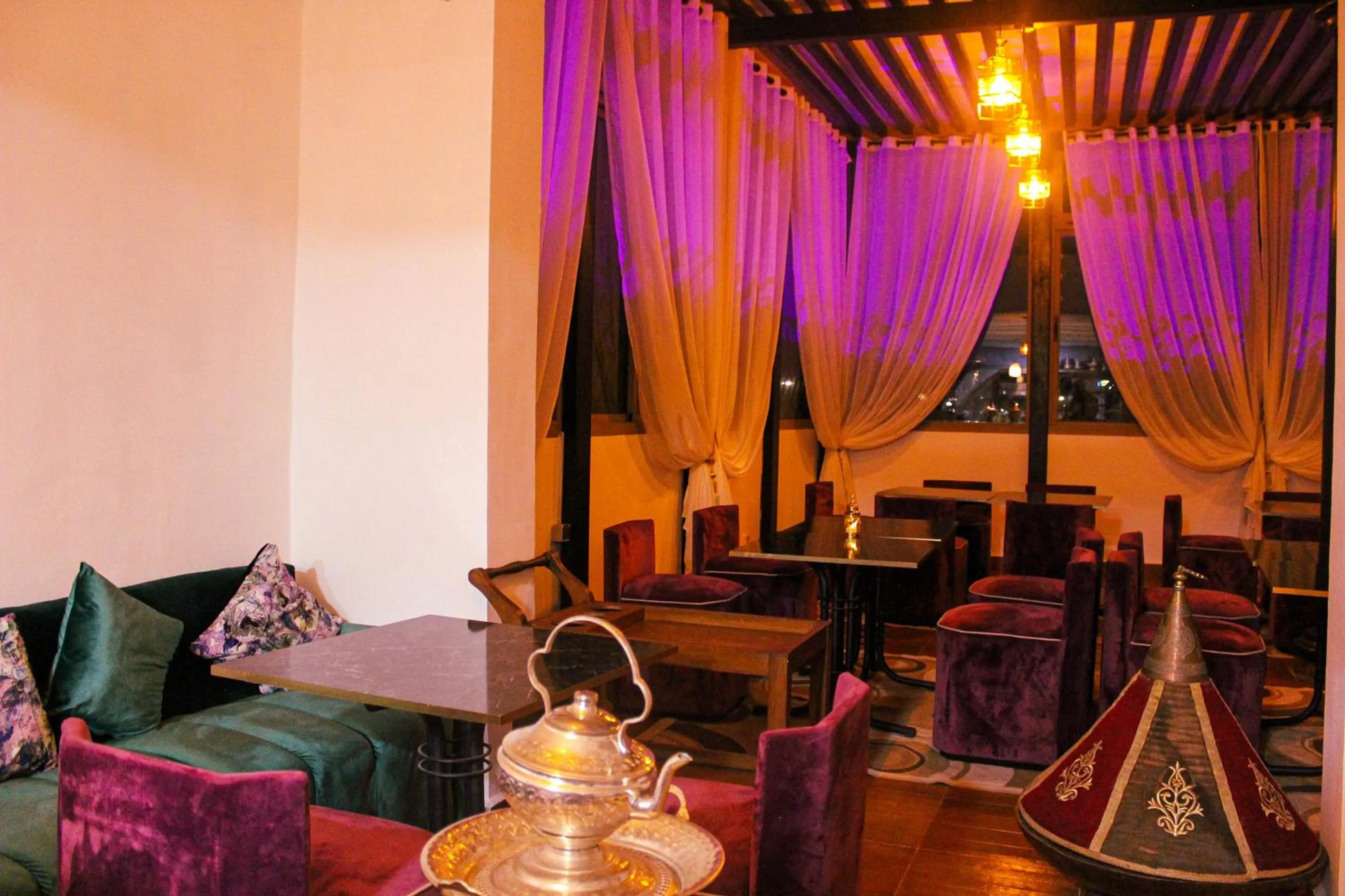 Restaurant/places to eat in Majorel Pearl Hotel-Riad-Restaurant Piscine&Spa